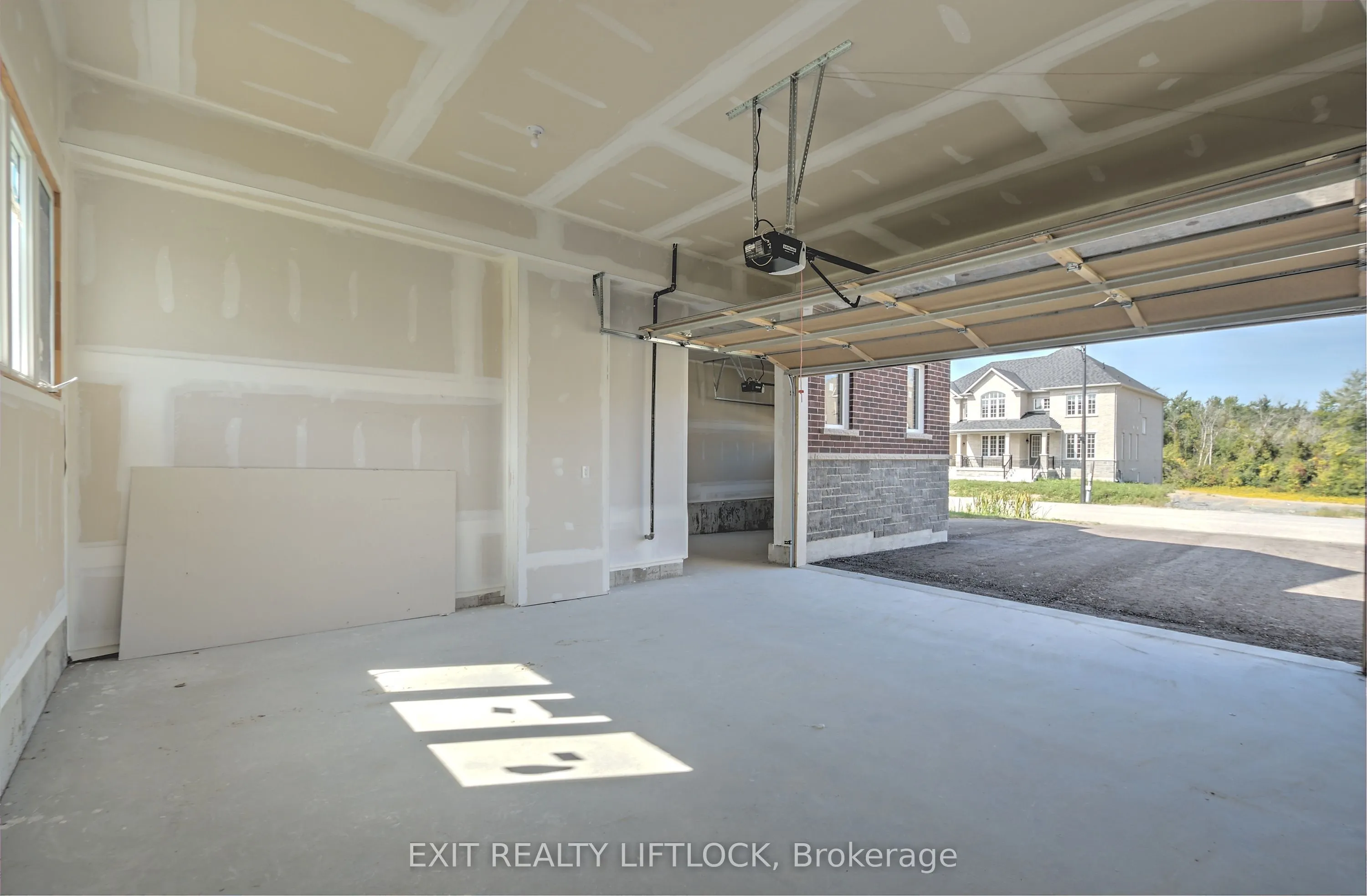 61 Golden Meadows Drive, #61