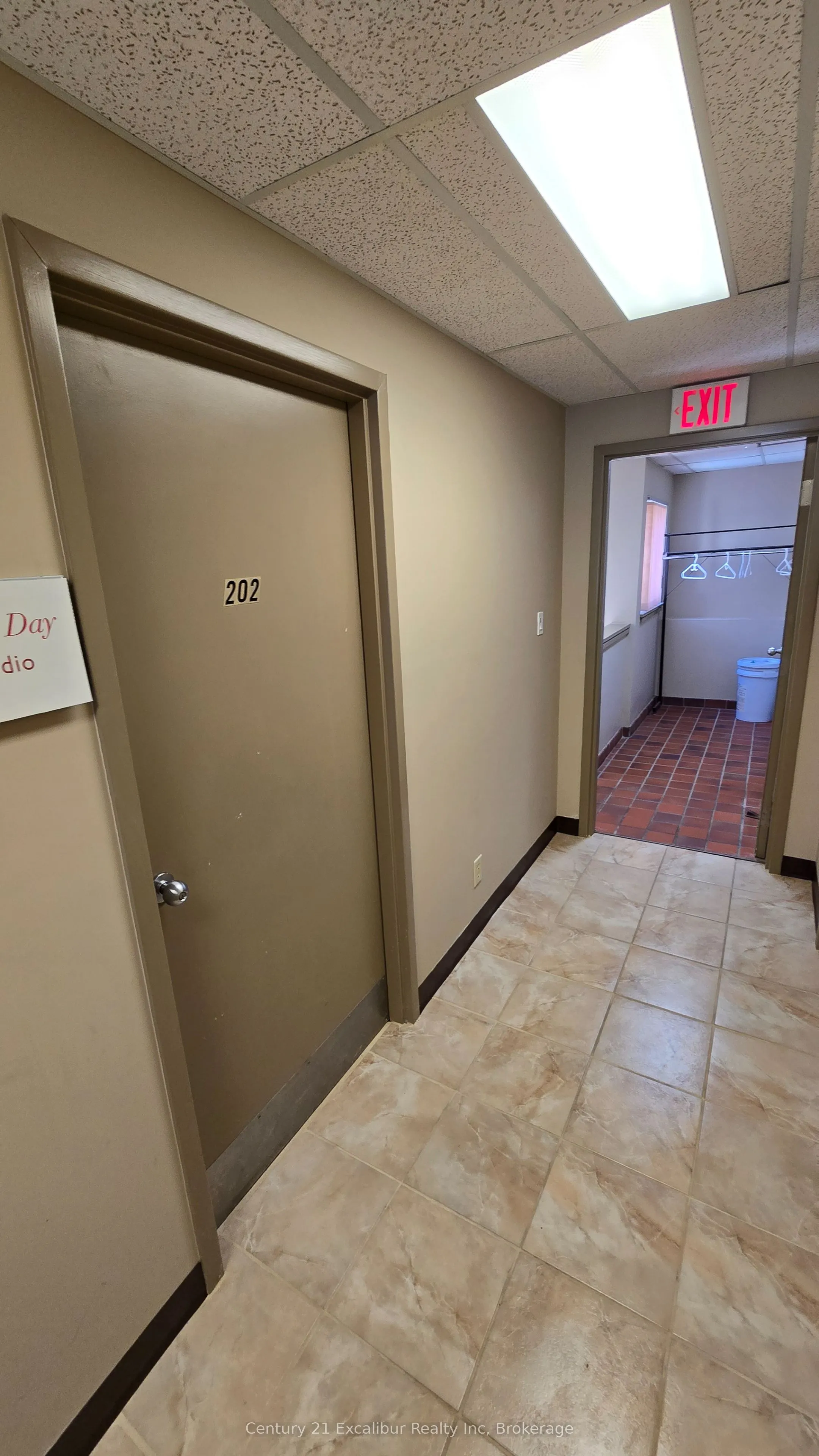 431 St Andrew Street W, #202
