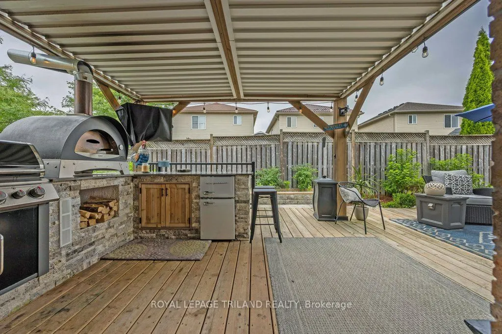 1862 CREEKSIDE Street