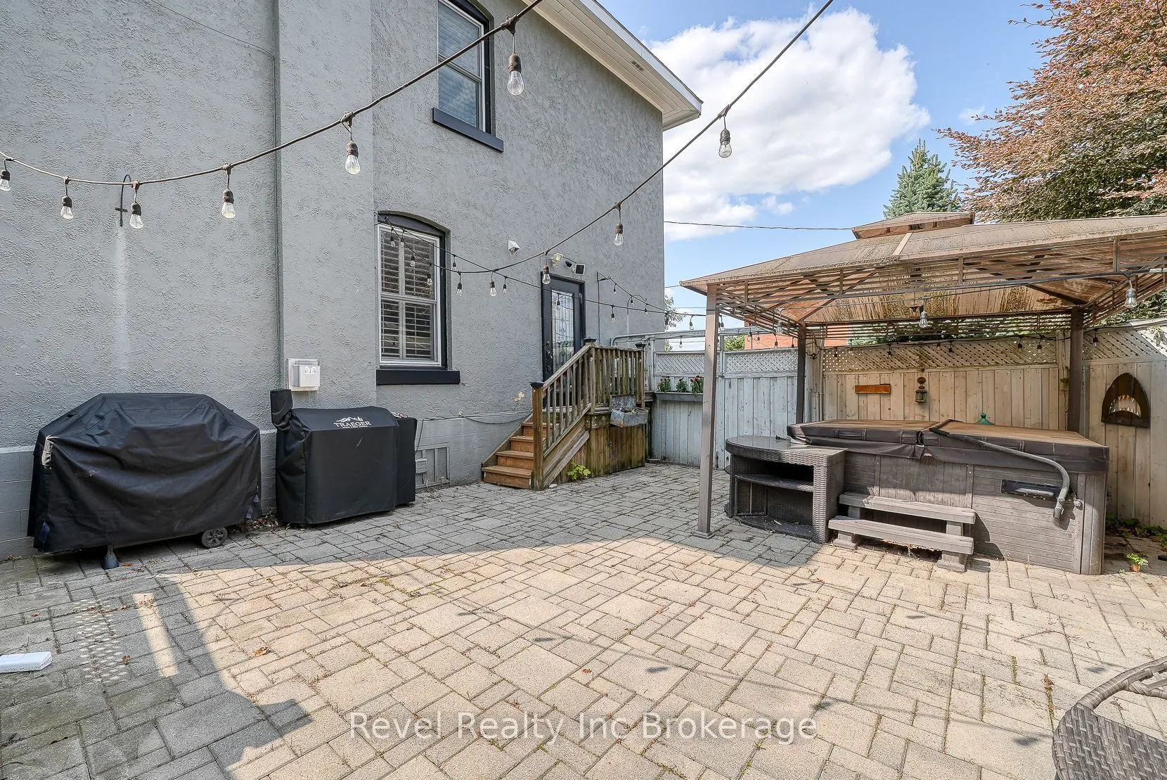 425 Ingersoll Avenue