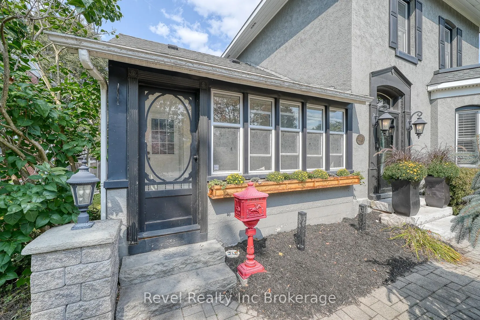 425 Ingersoll Avenue