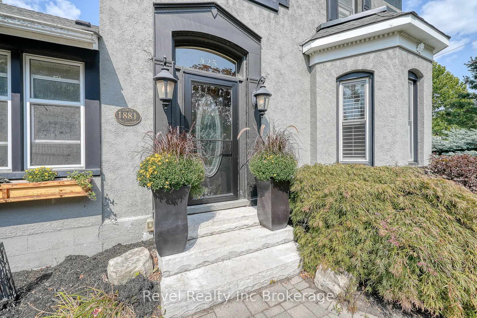 425 Ingersoll Avenue