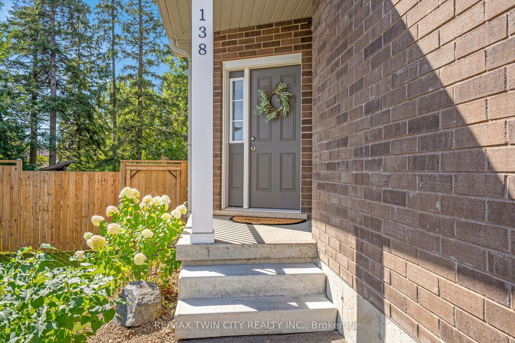 138 Jacob Street E