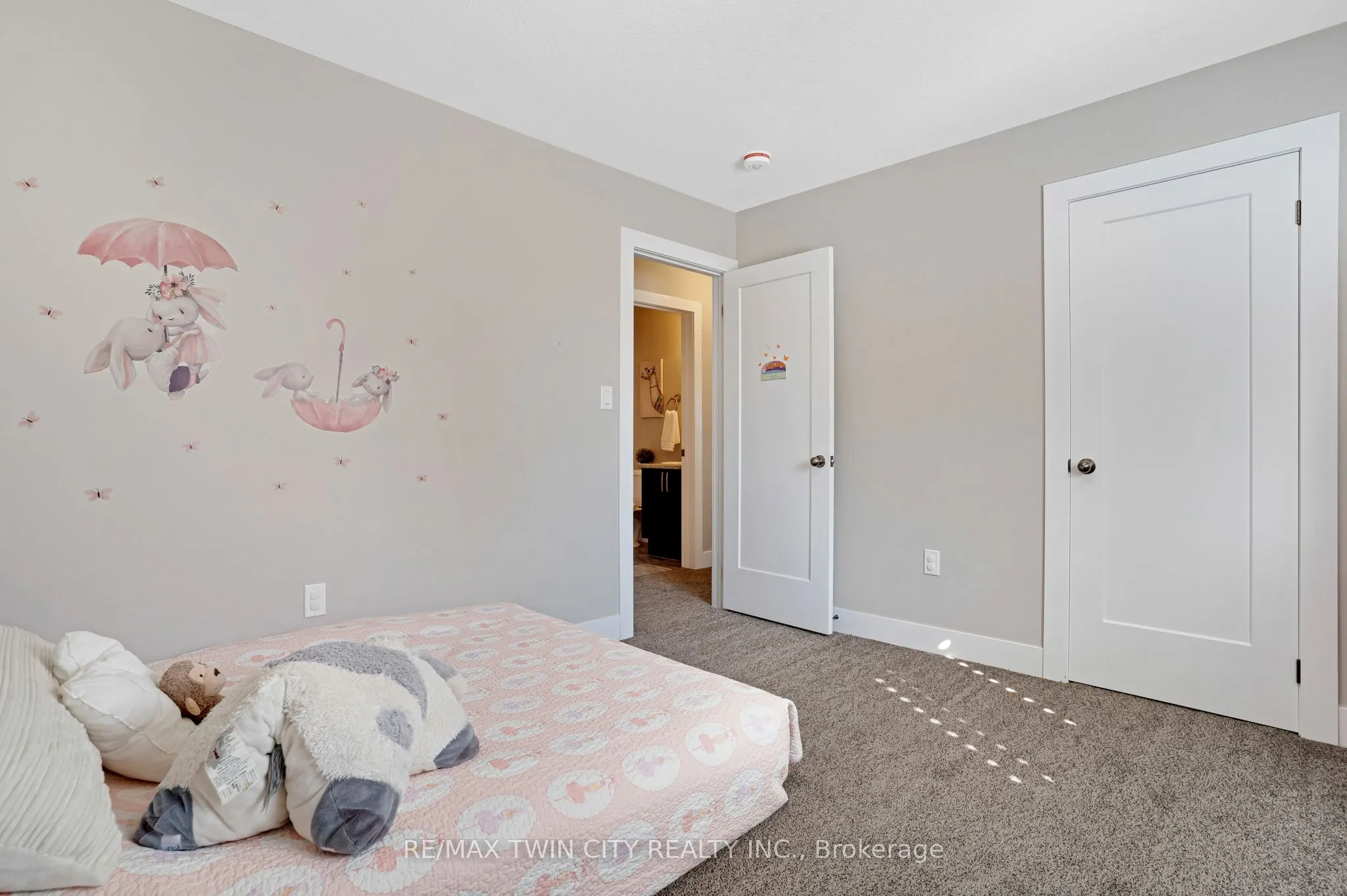 138 Jacob Street E