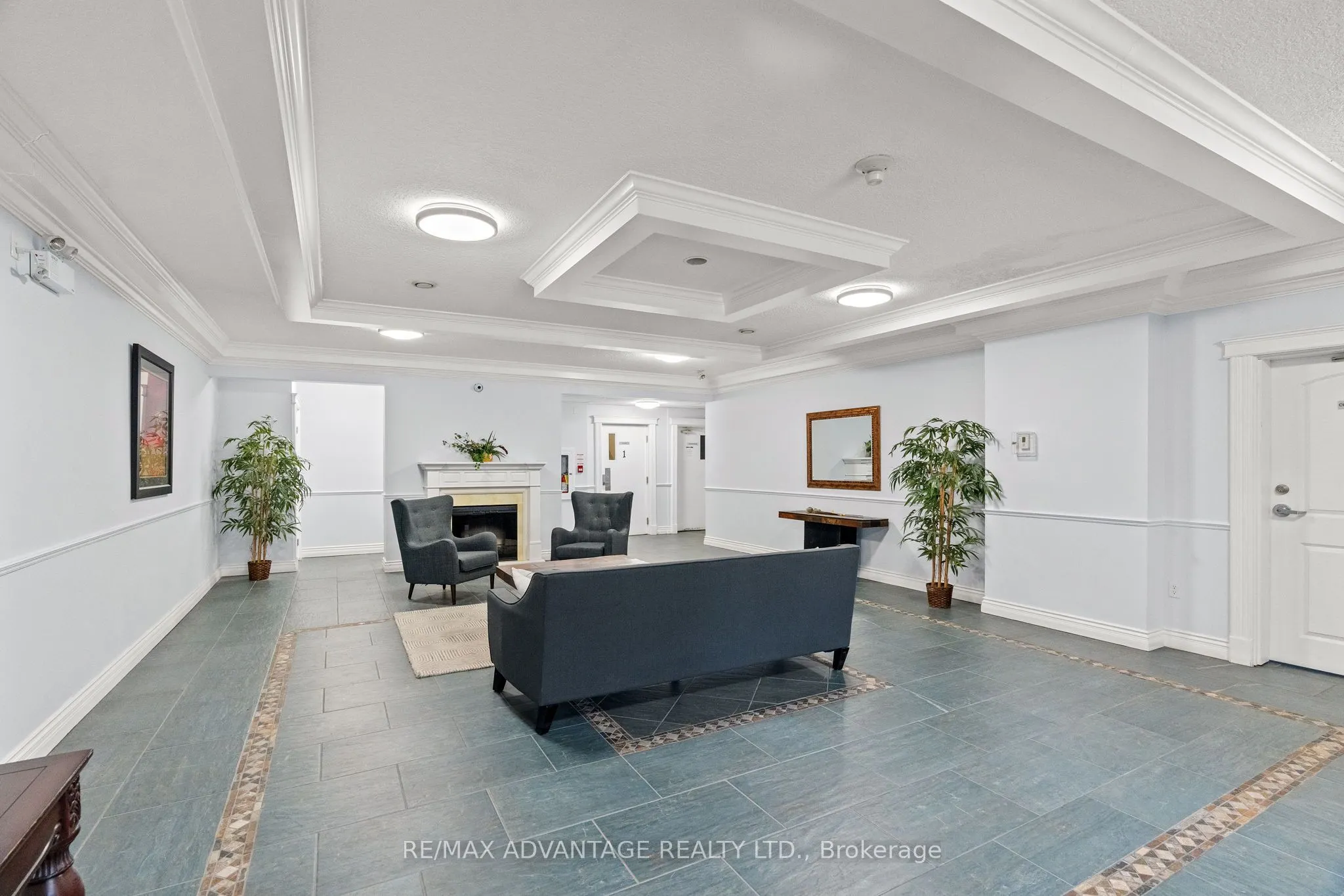 435 Colborne Street, #301