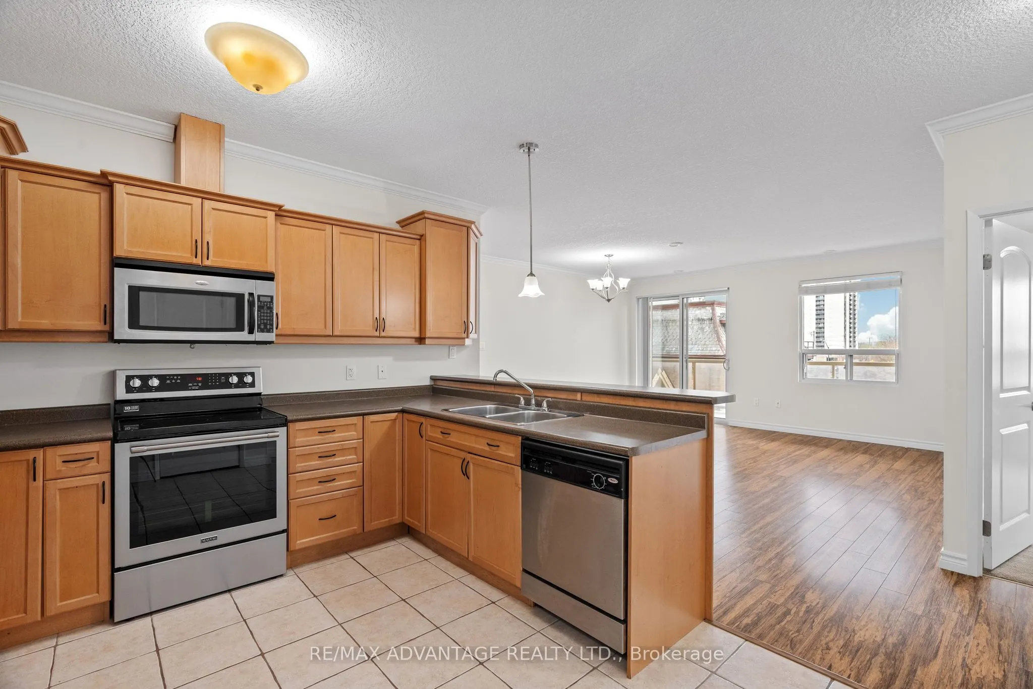 435 Colborne Street, #301