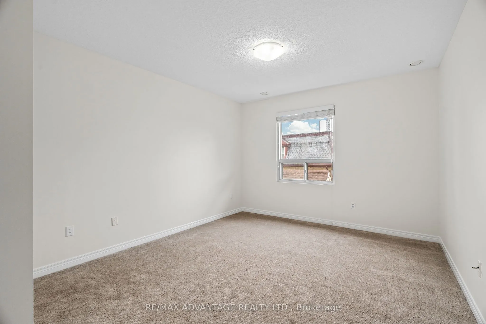 435 Colborne Street, #301