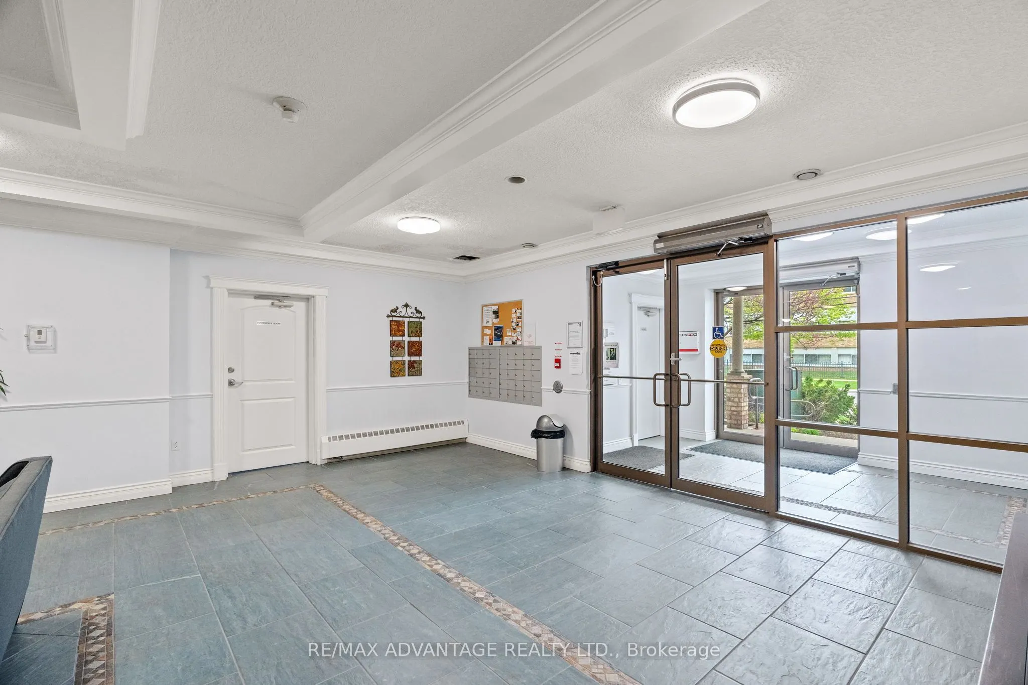 435 Colborne Street, #301