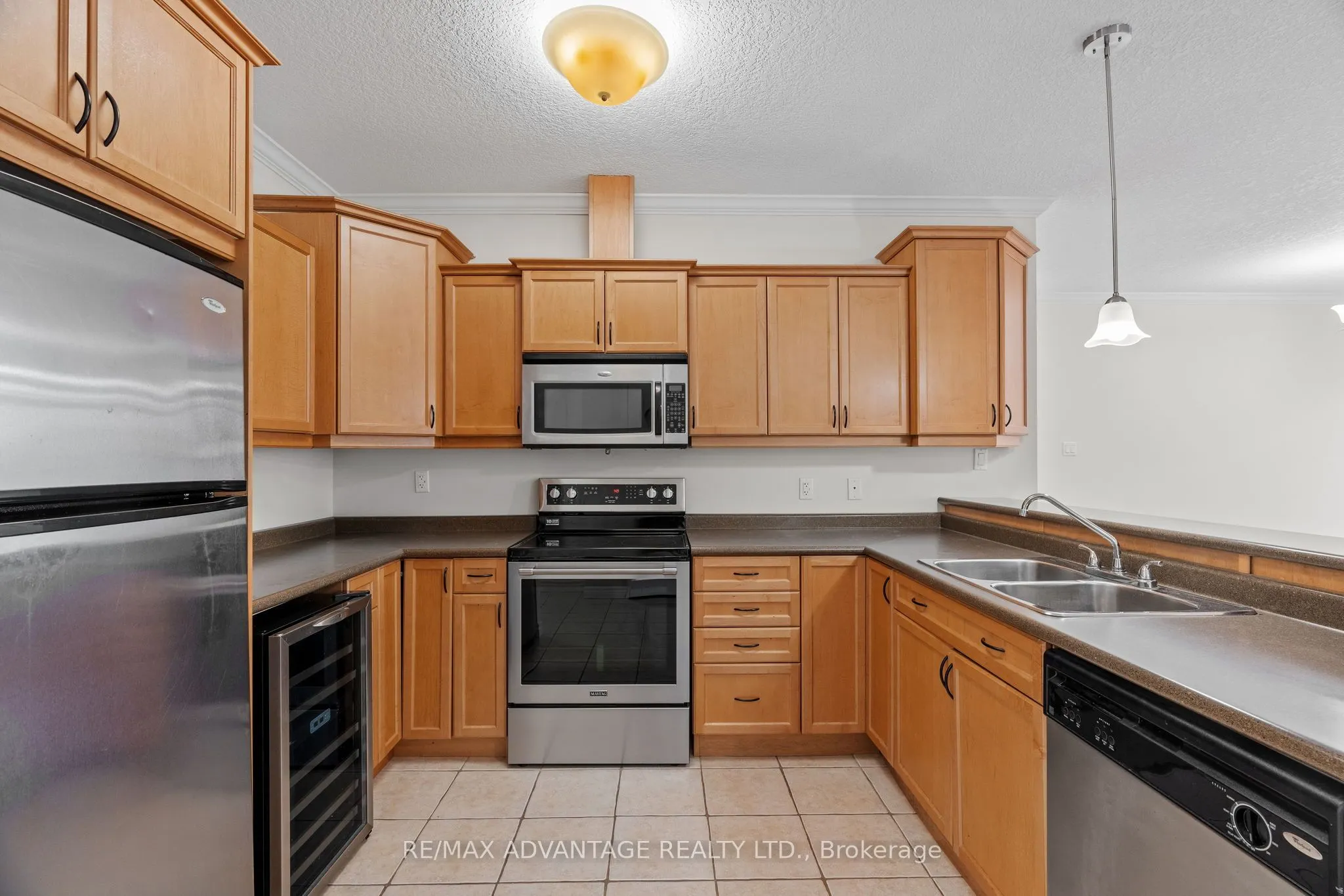 435 Colborne Street, #301