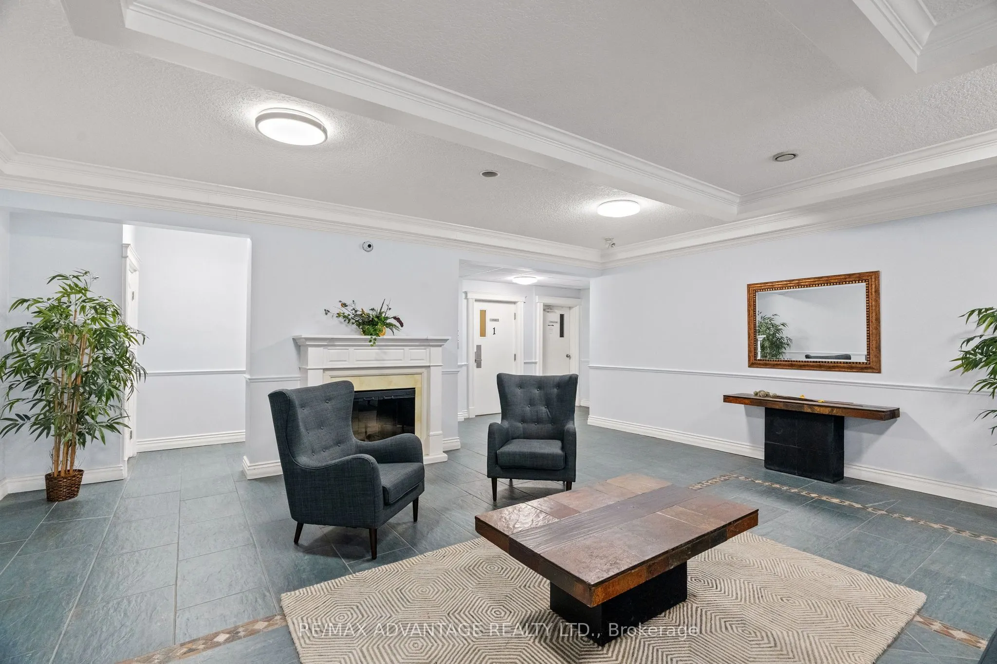 435 Colborne Street, #301
