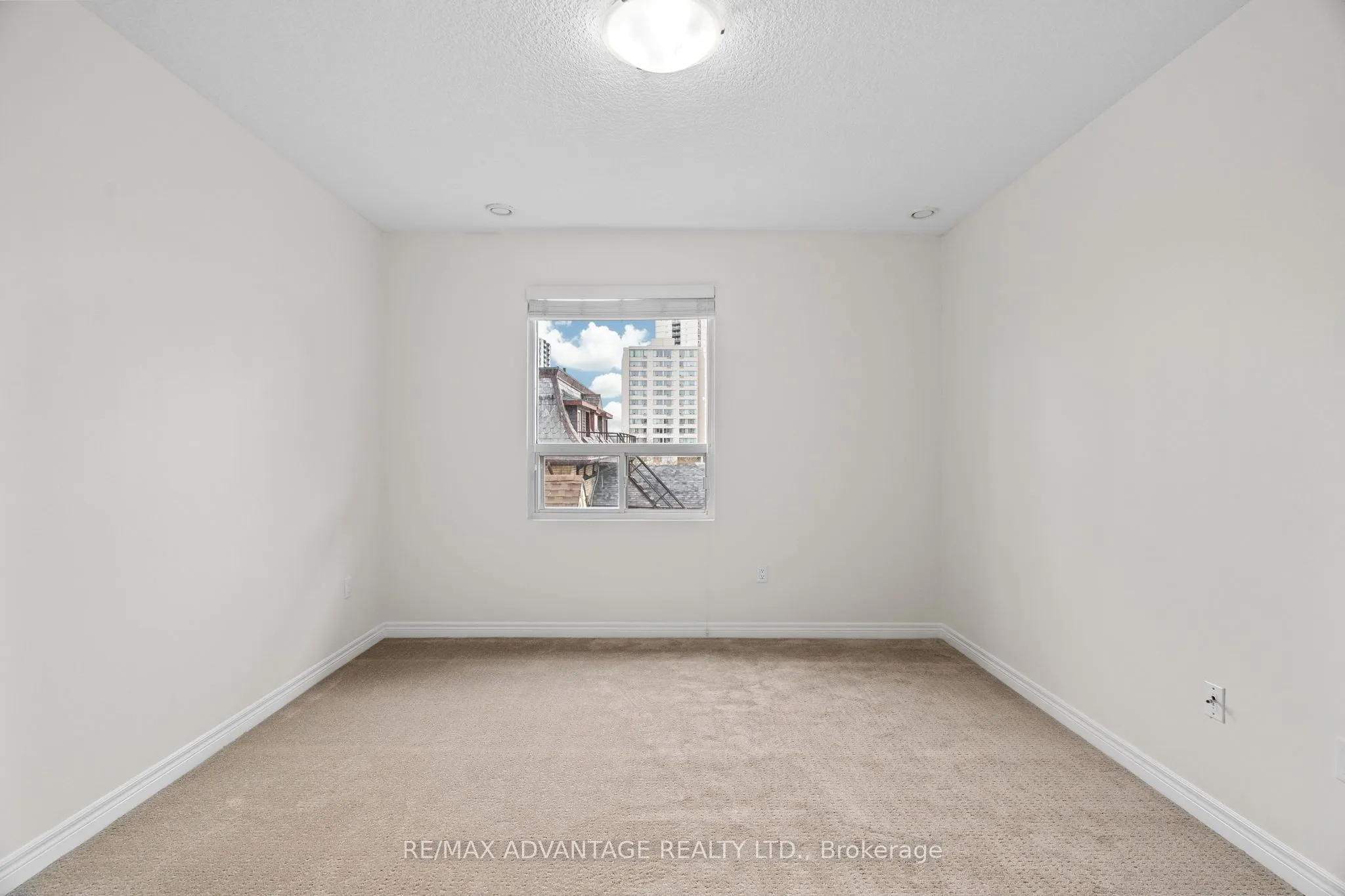 435 Colborne Street, #301