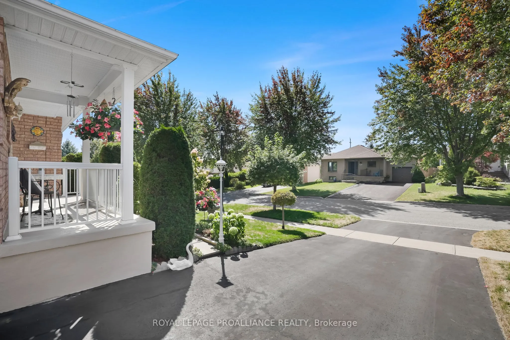 746 Munson Crescent