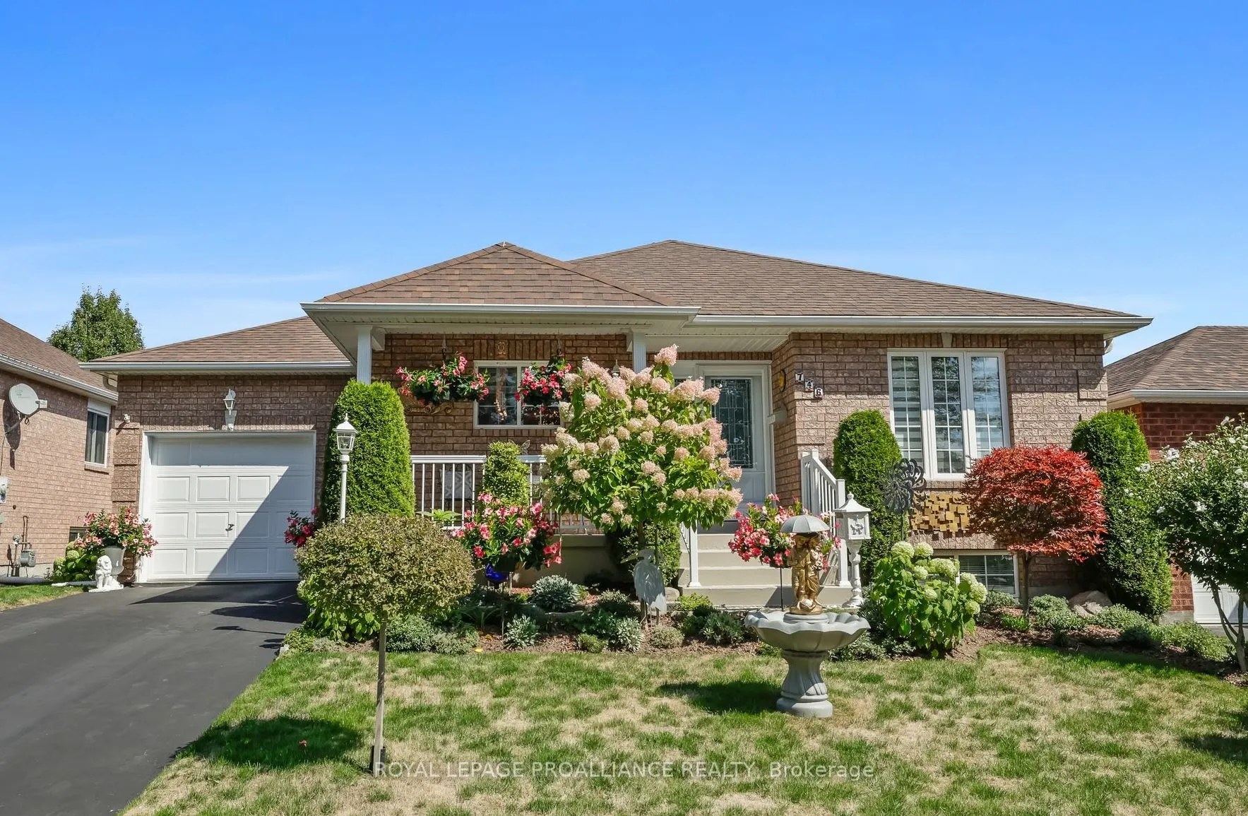 746 Munson Crescent