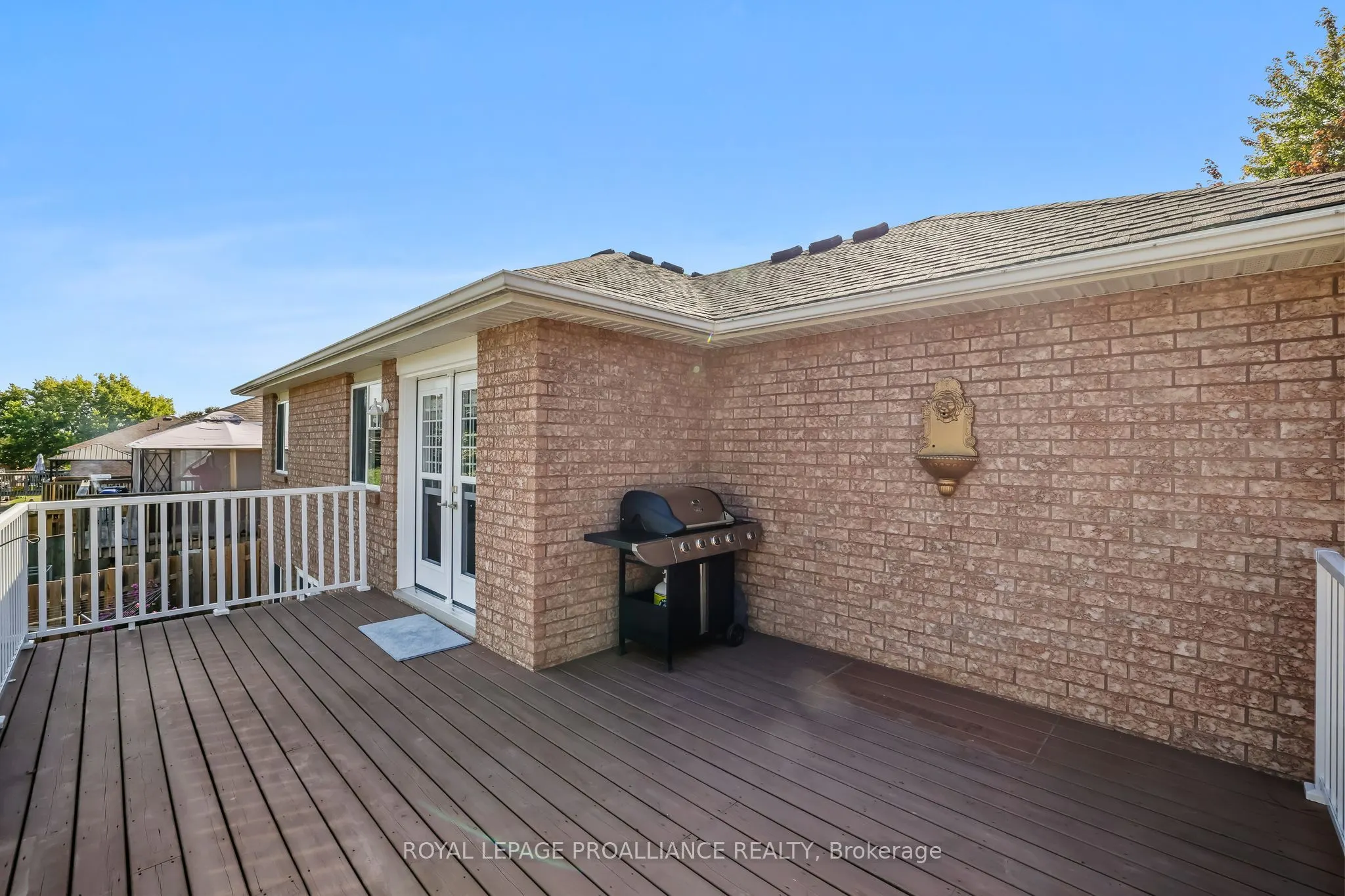 746 Munson Crescent