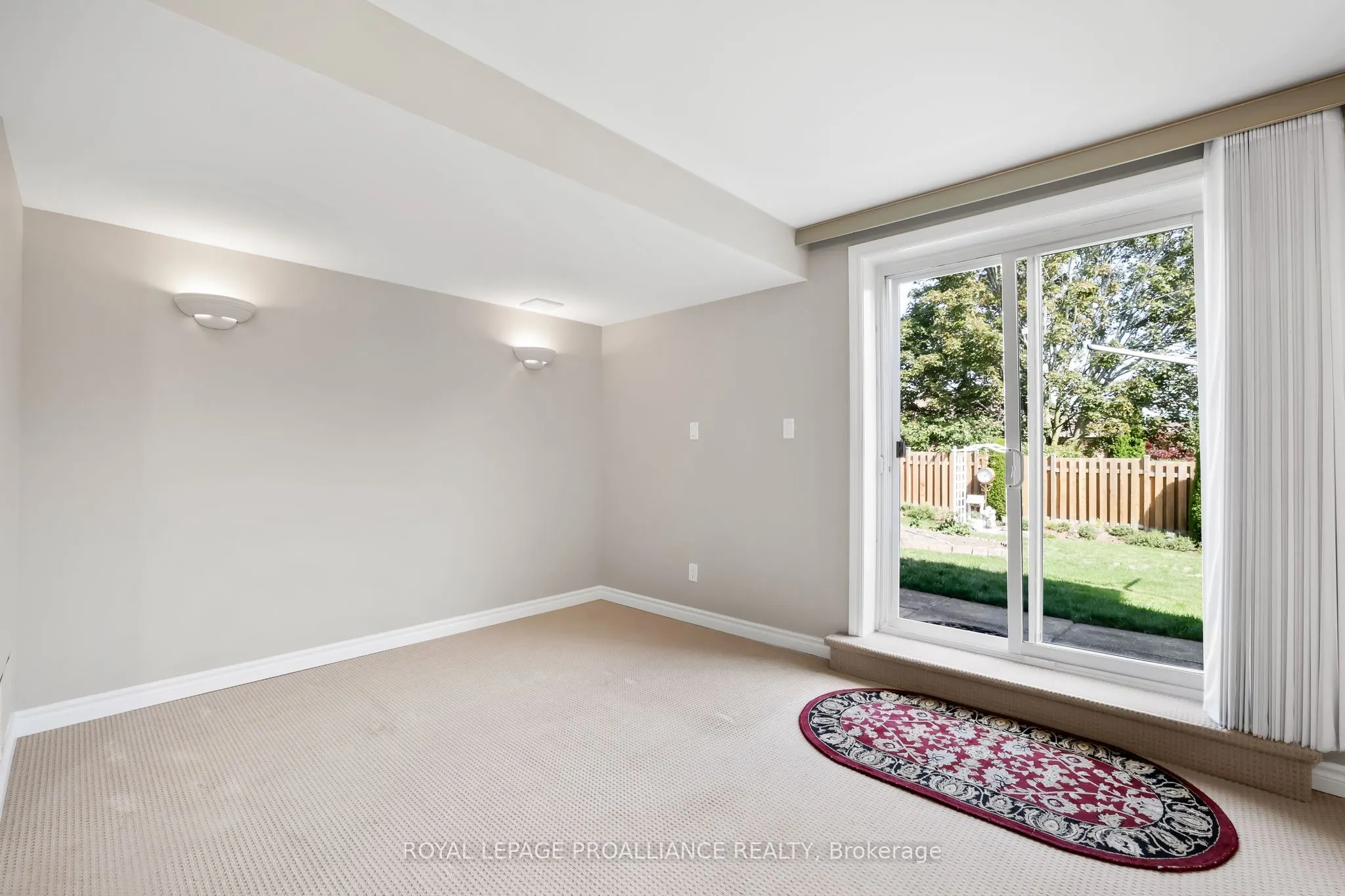746 Munson Crescent