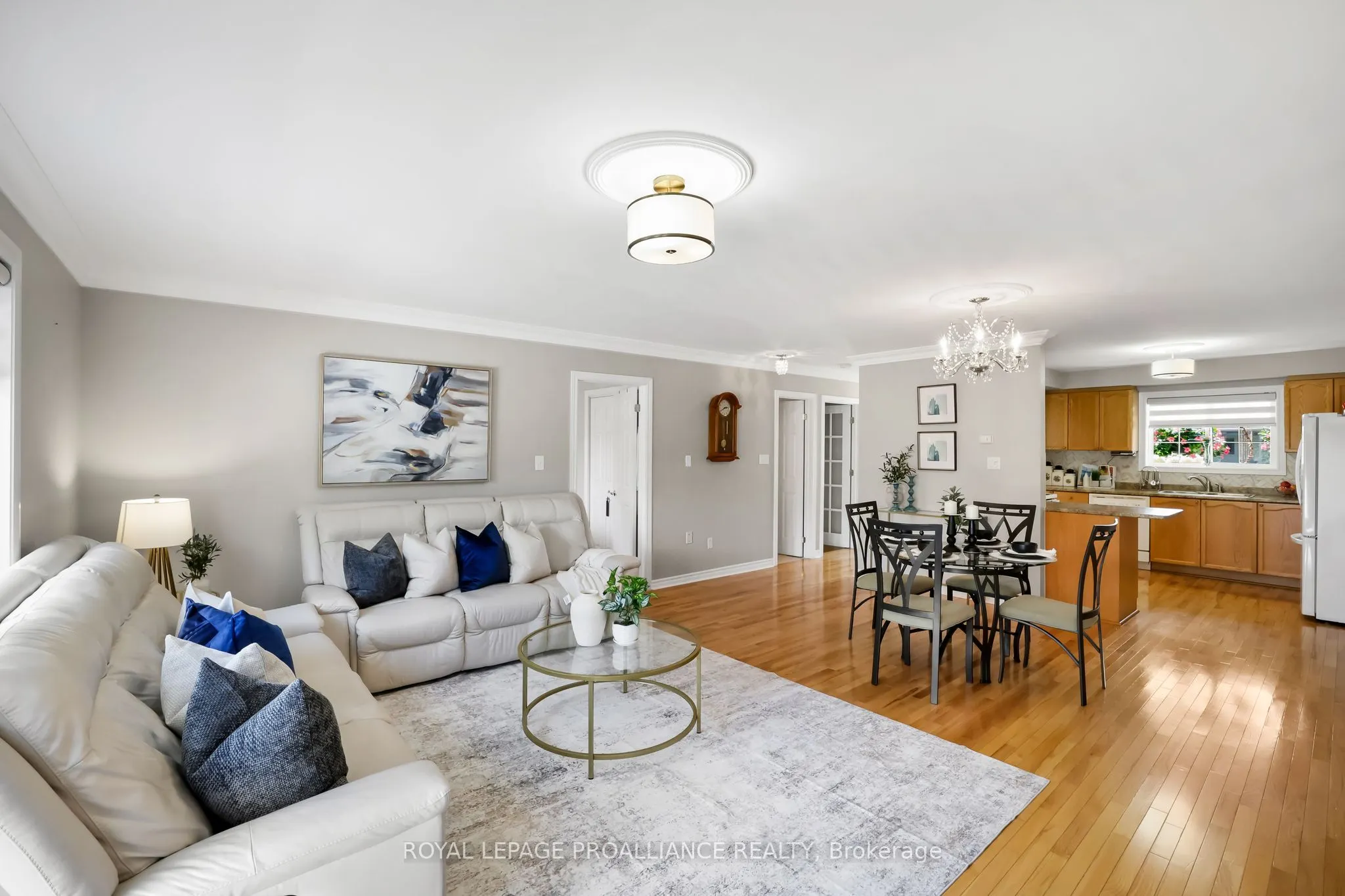 746 Munson Crescent