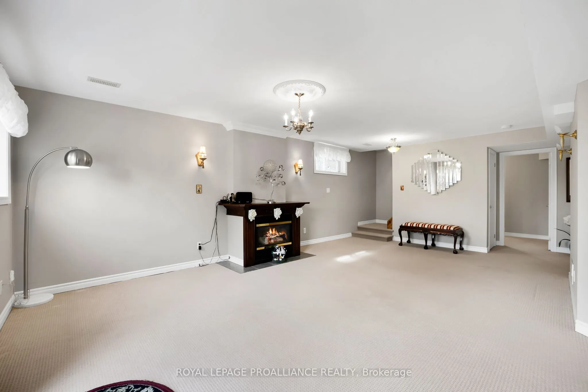 746 Munson Crescent