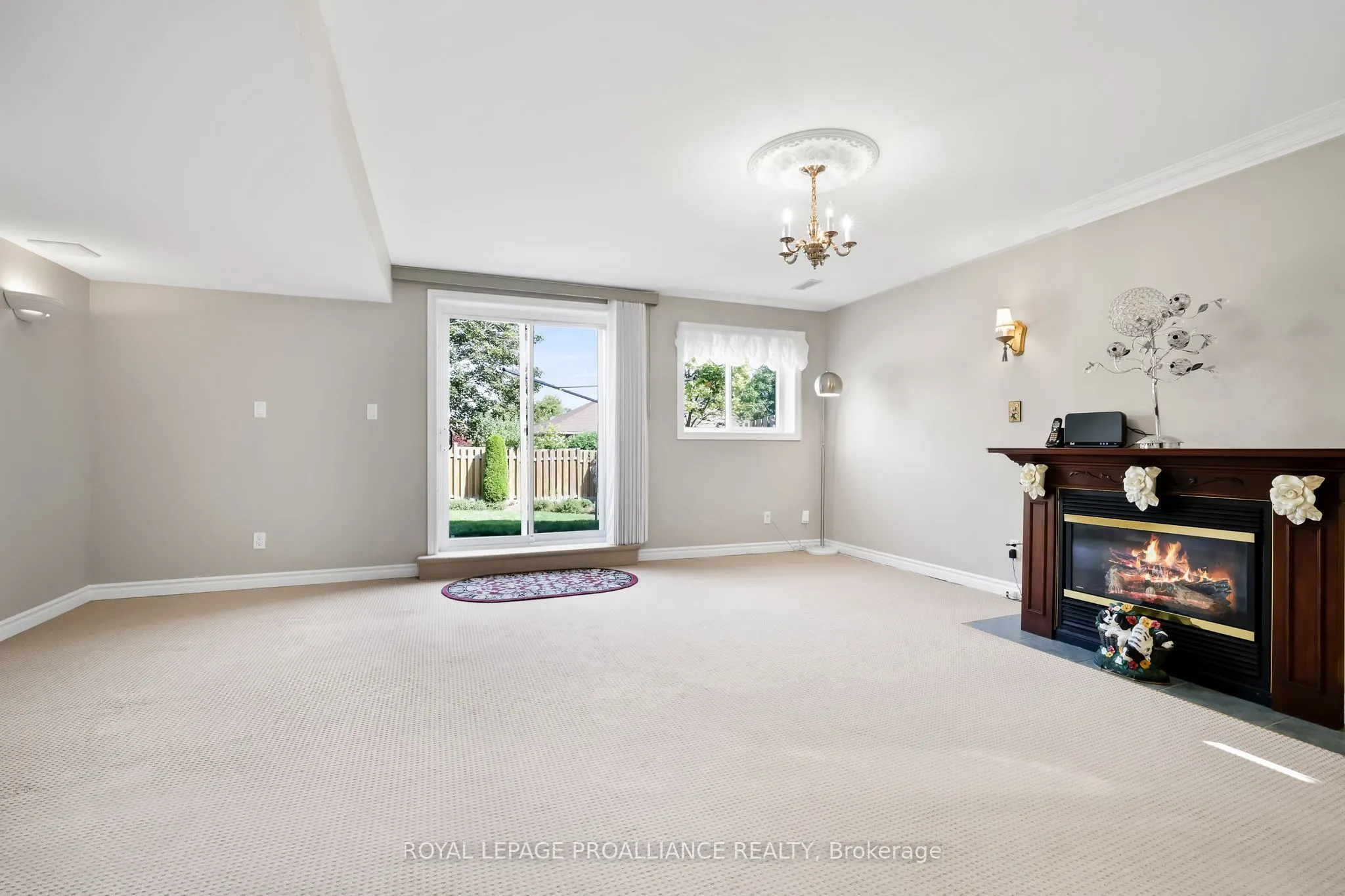 746 Munson Crescent
