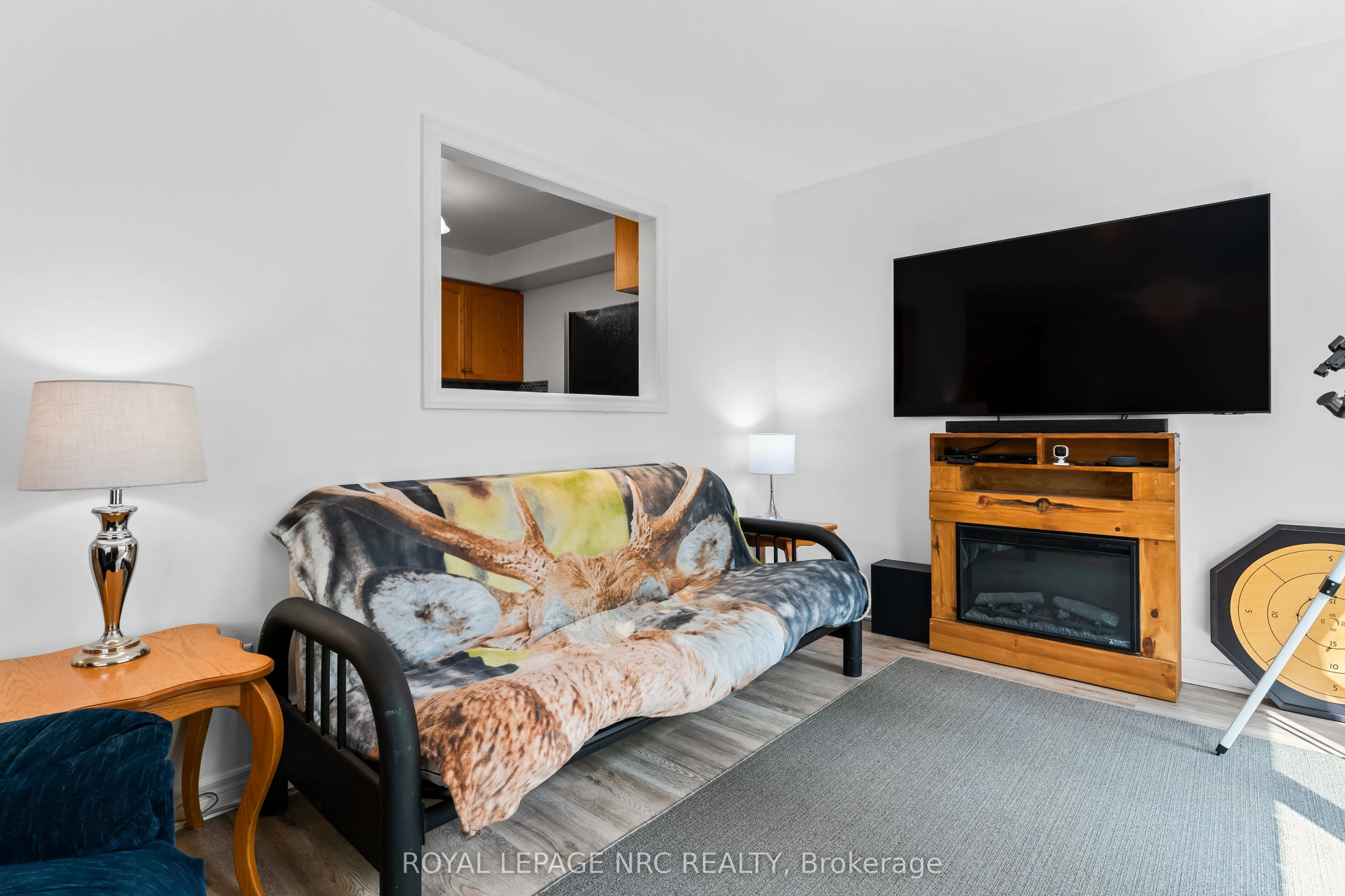 124 College Street, #7