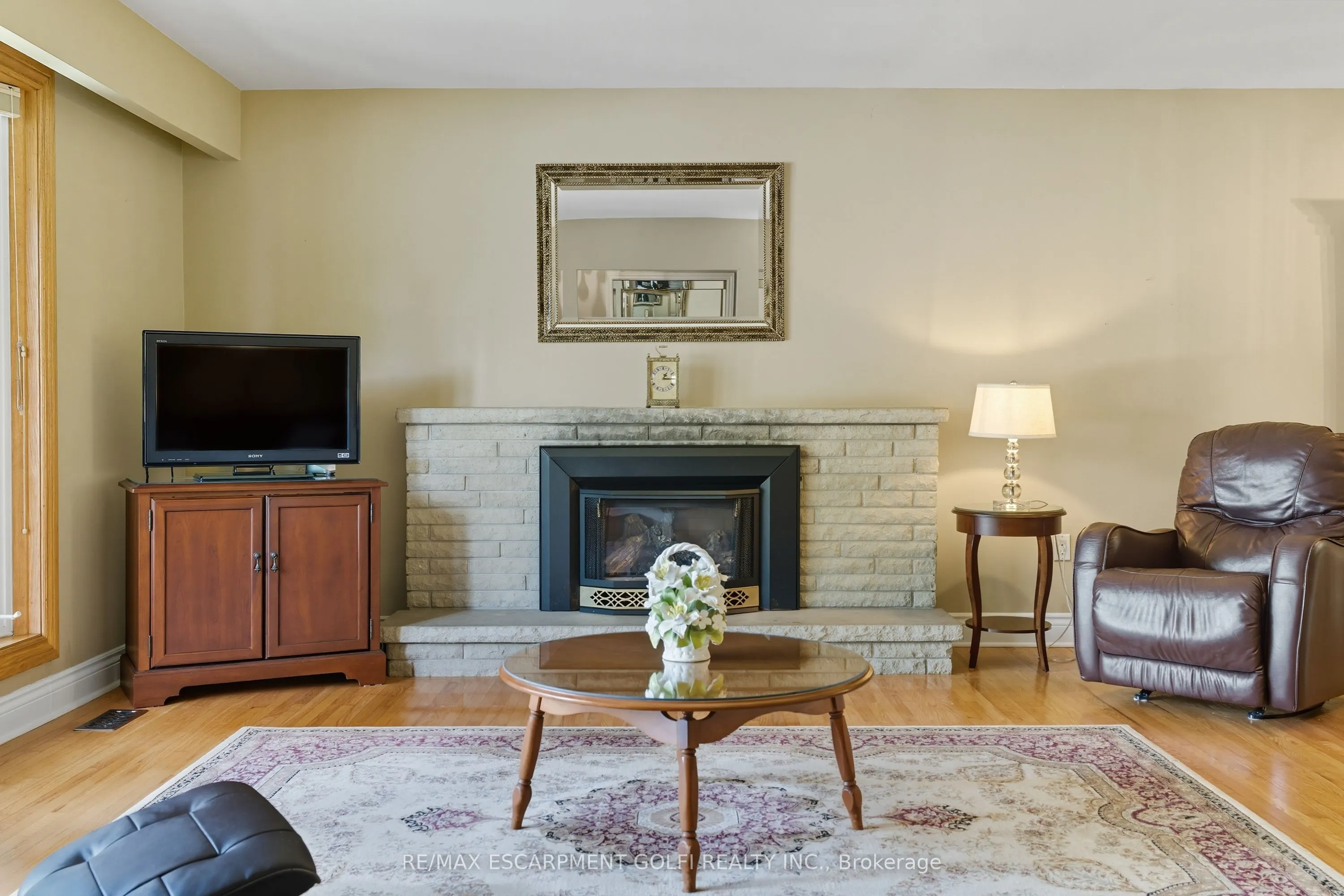 894 Bishop Place