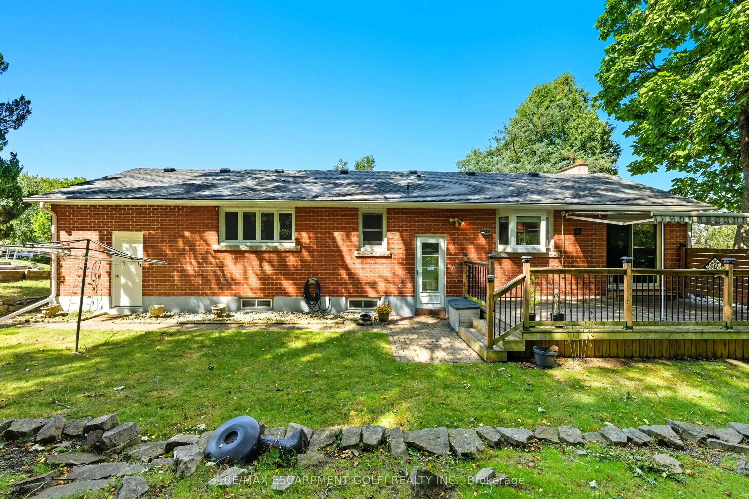 894 Bishop Place