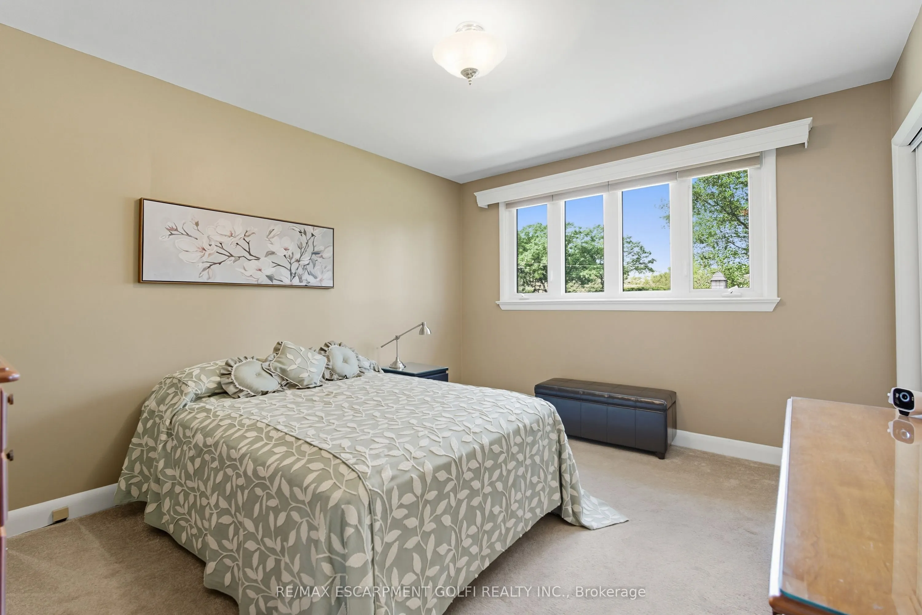 894 Bishop Place