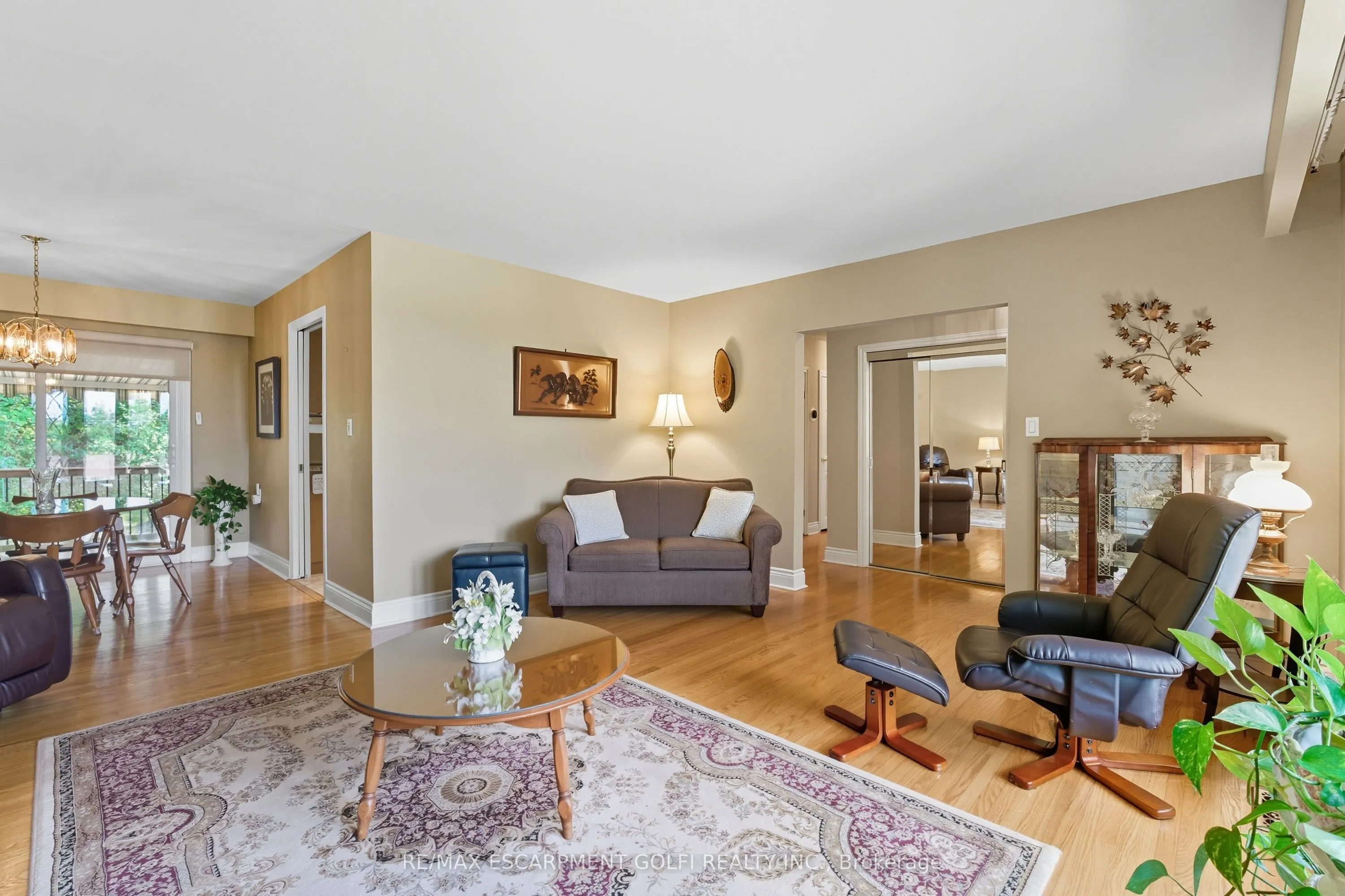 894 Bishop Place