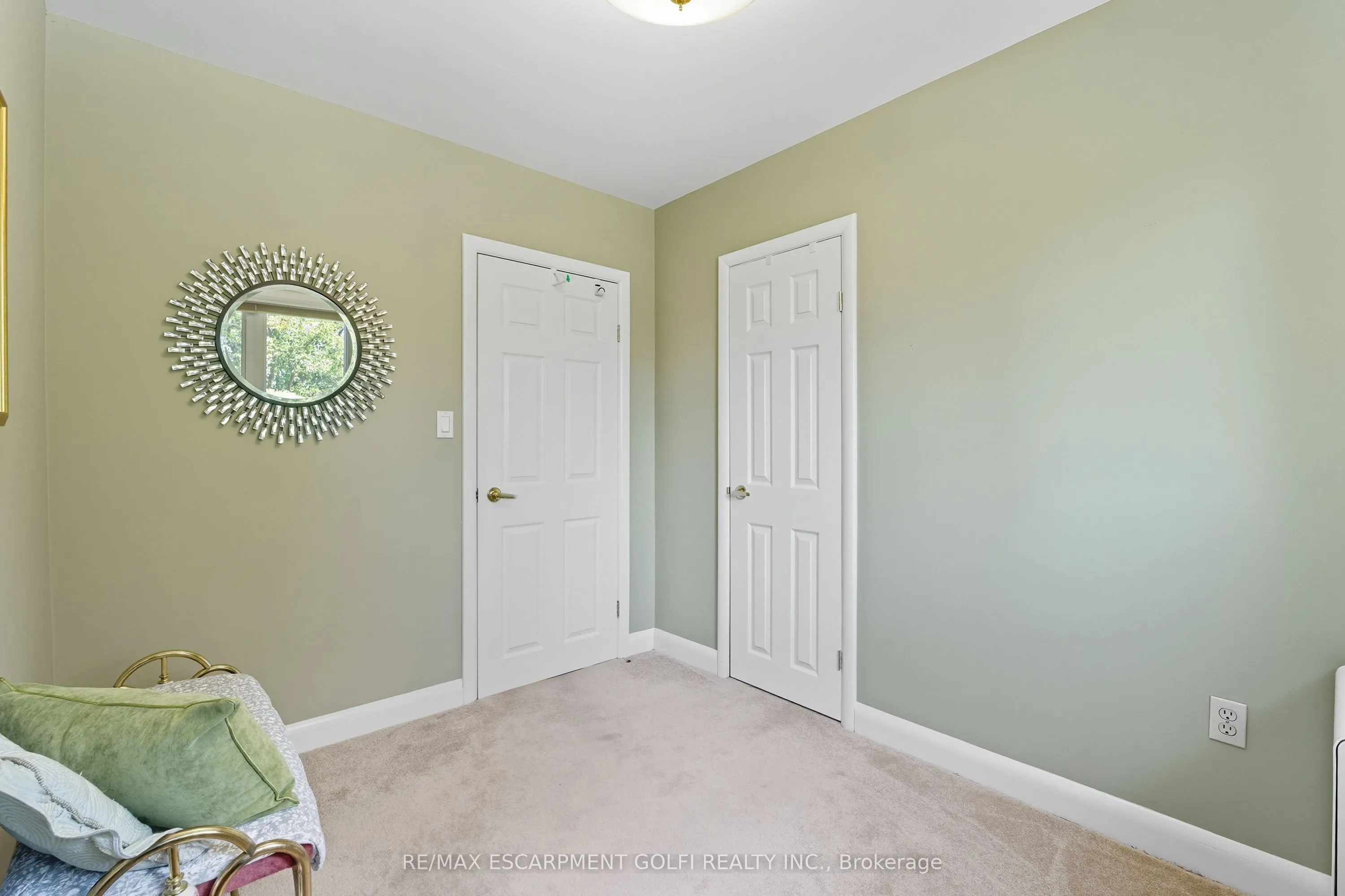 894 Bishop Place