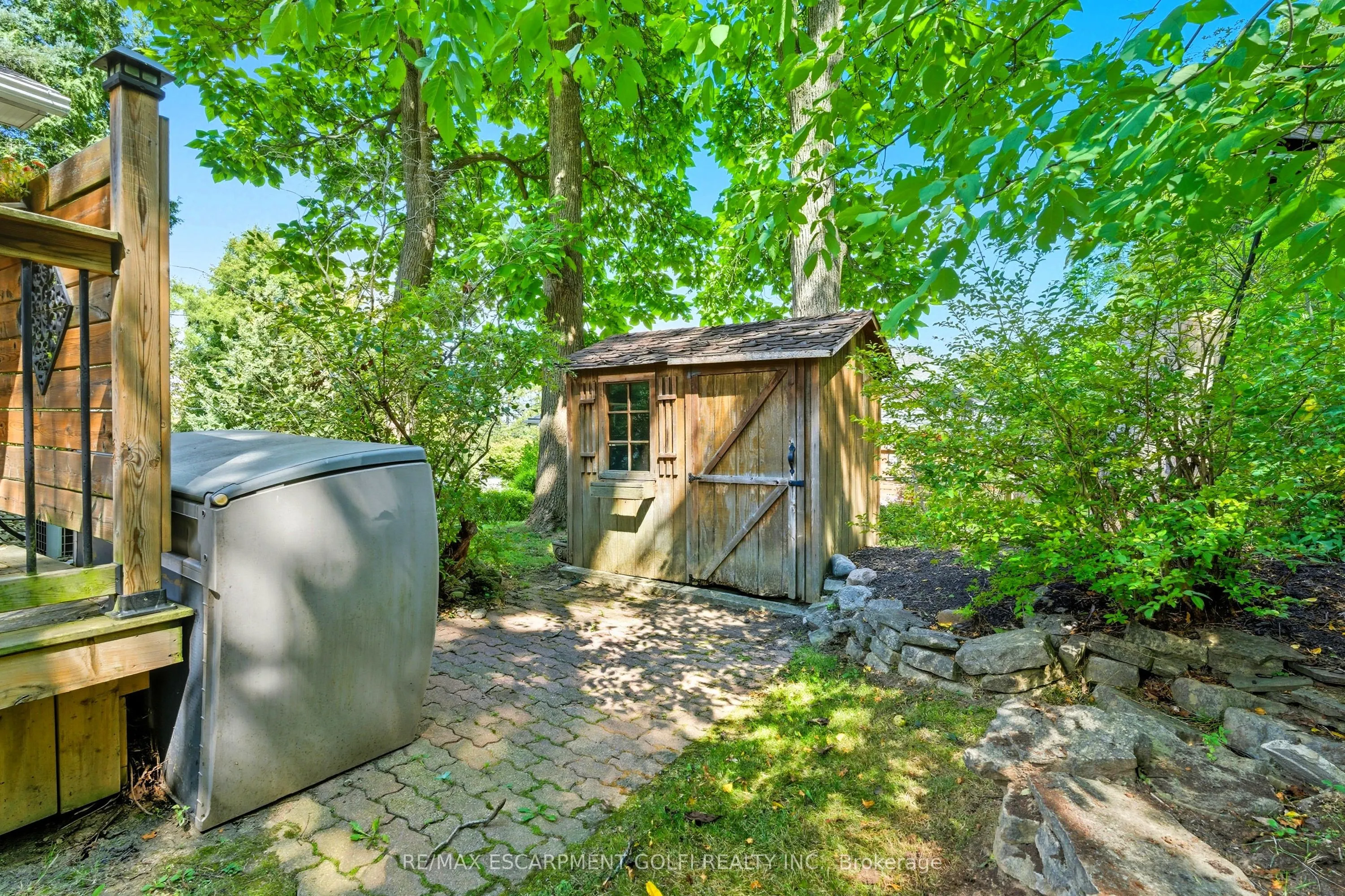 894 Bishop Place