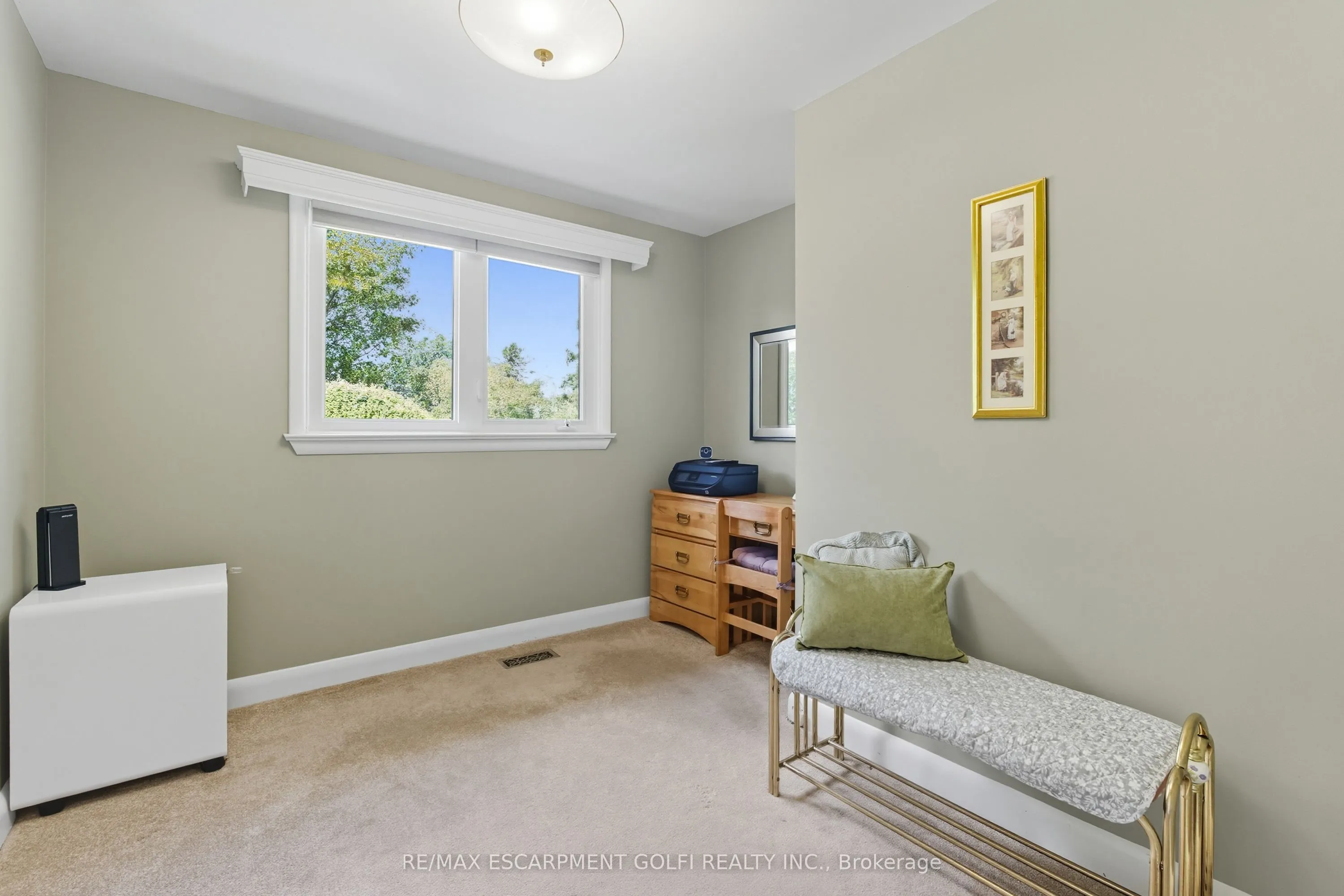 894 Bishop Place