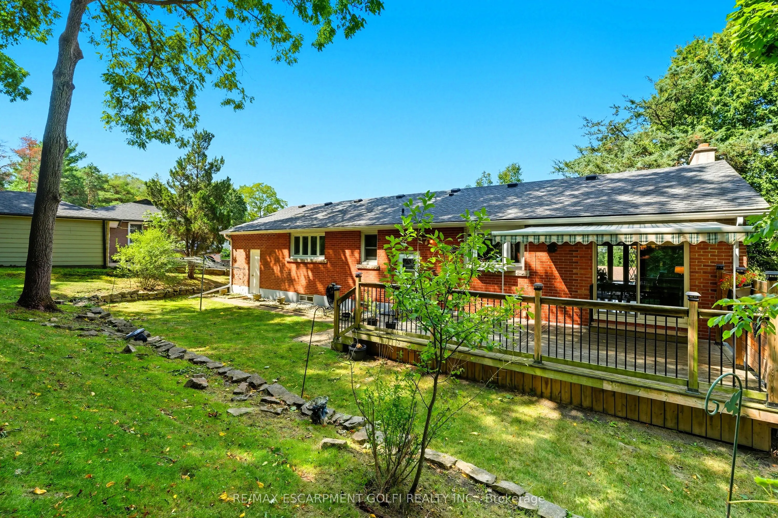 894 Bishop Place