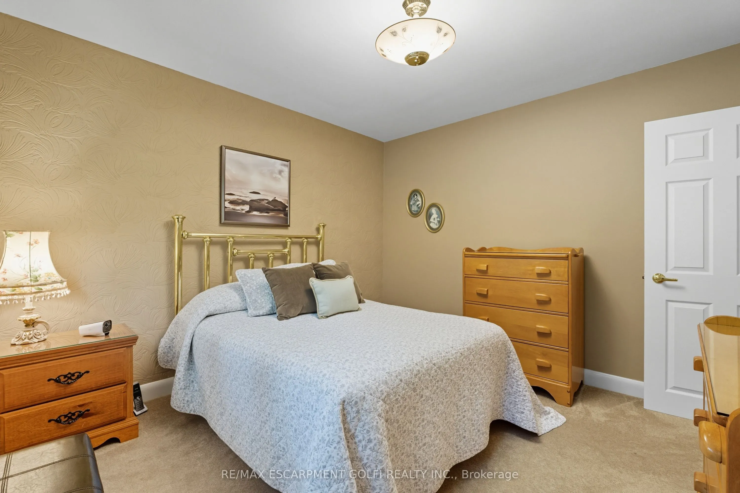 894 Bishop Place