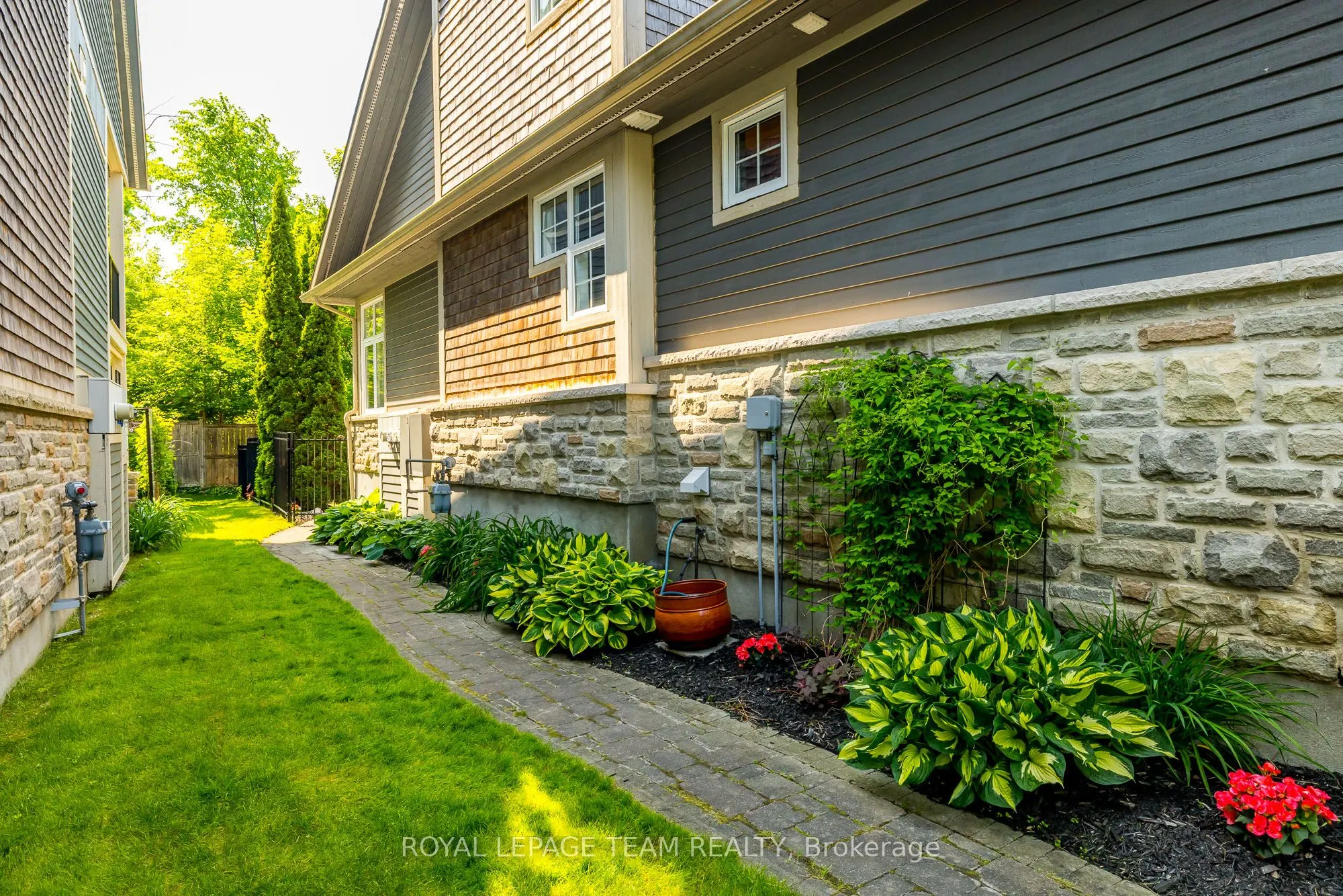 19 Turtle Point Private