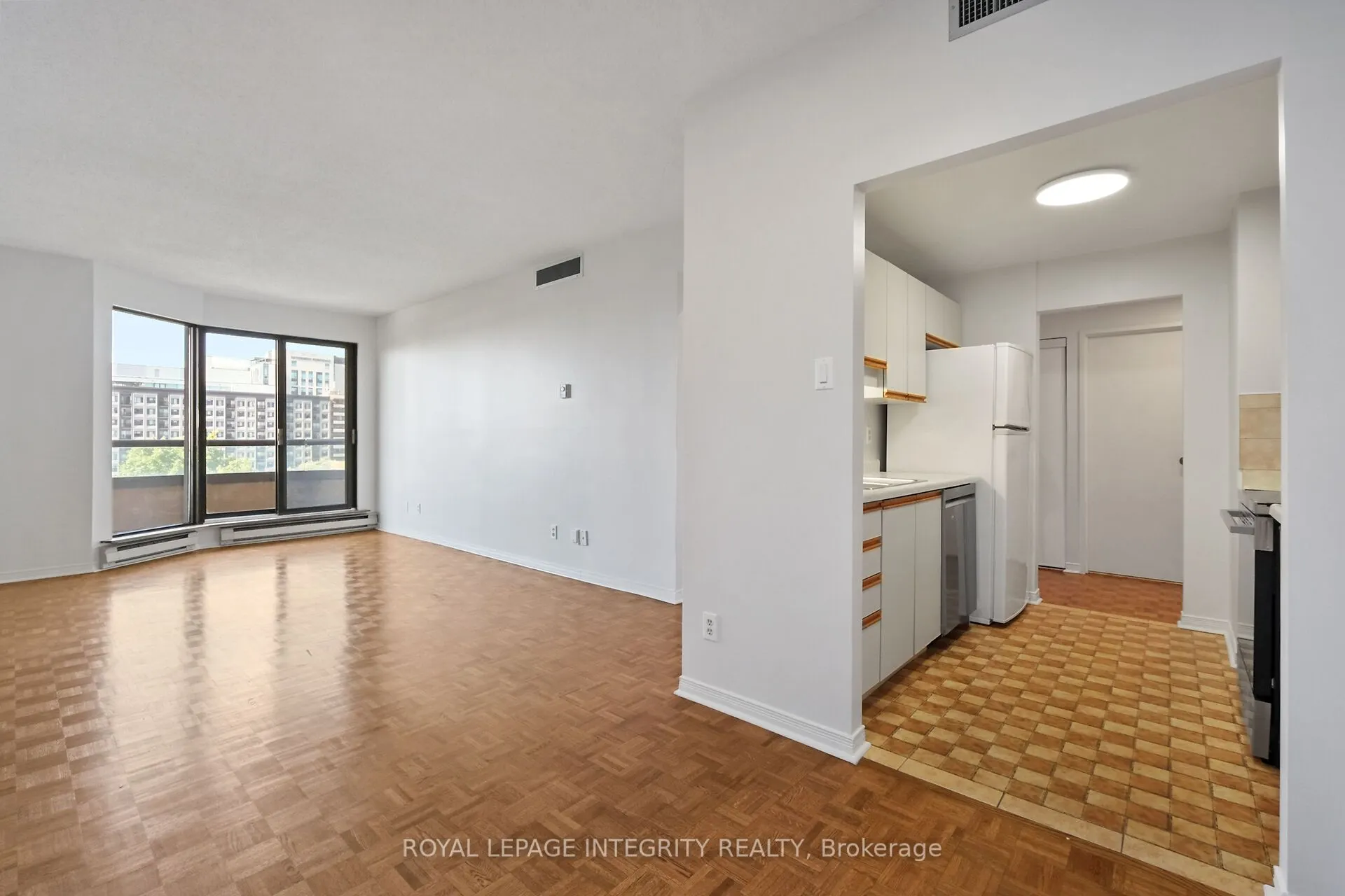 556 Laurier Avenue W, #601