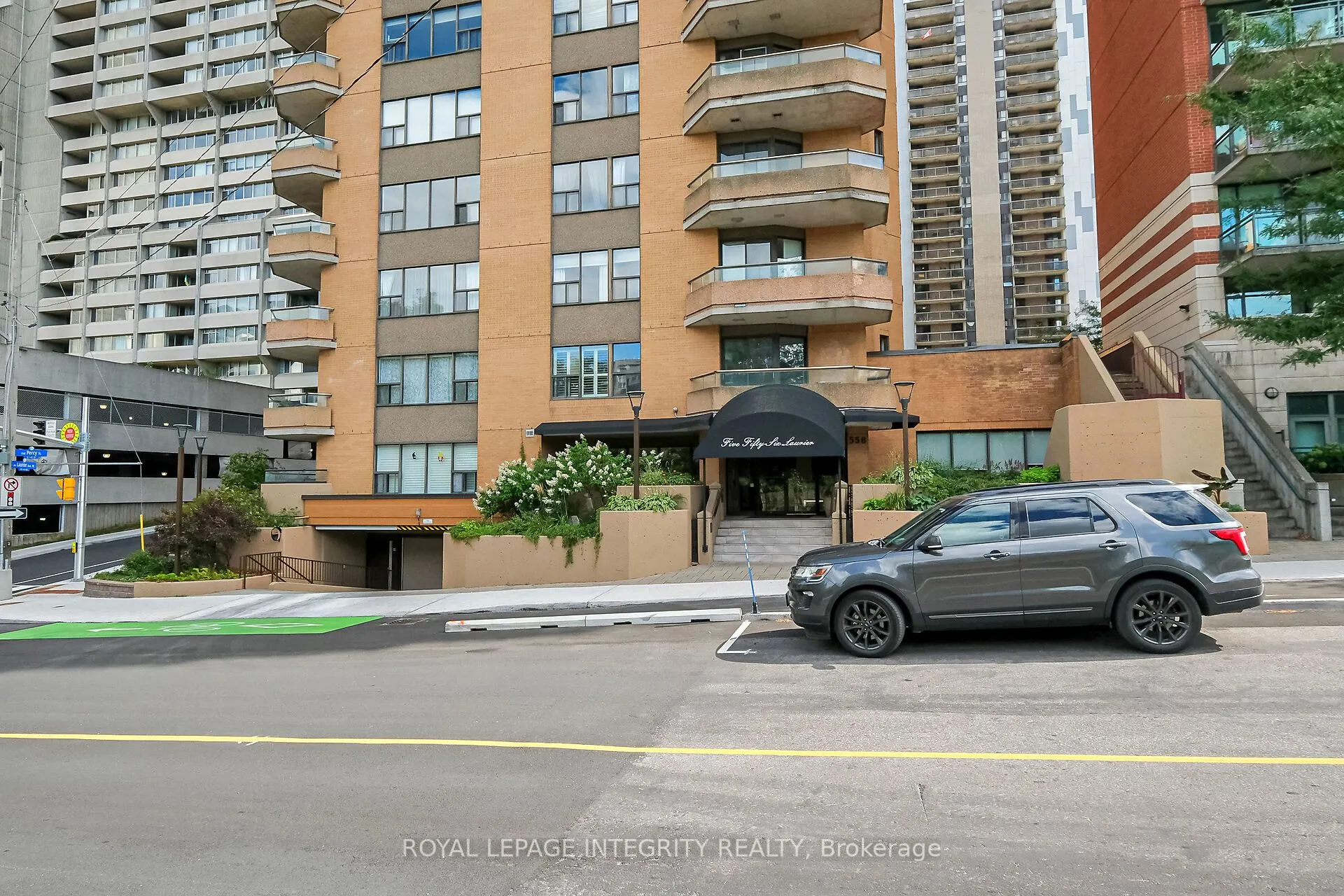 556 Laurier Avenue W, #601