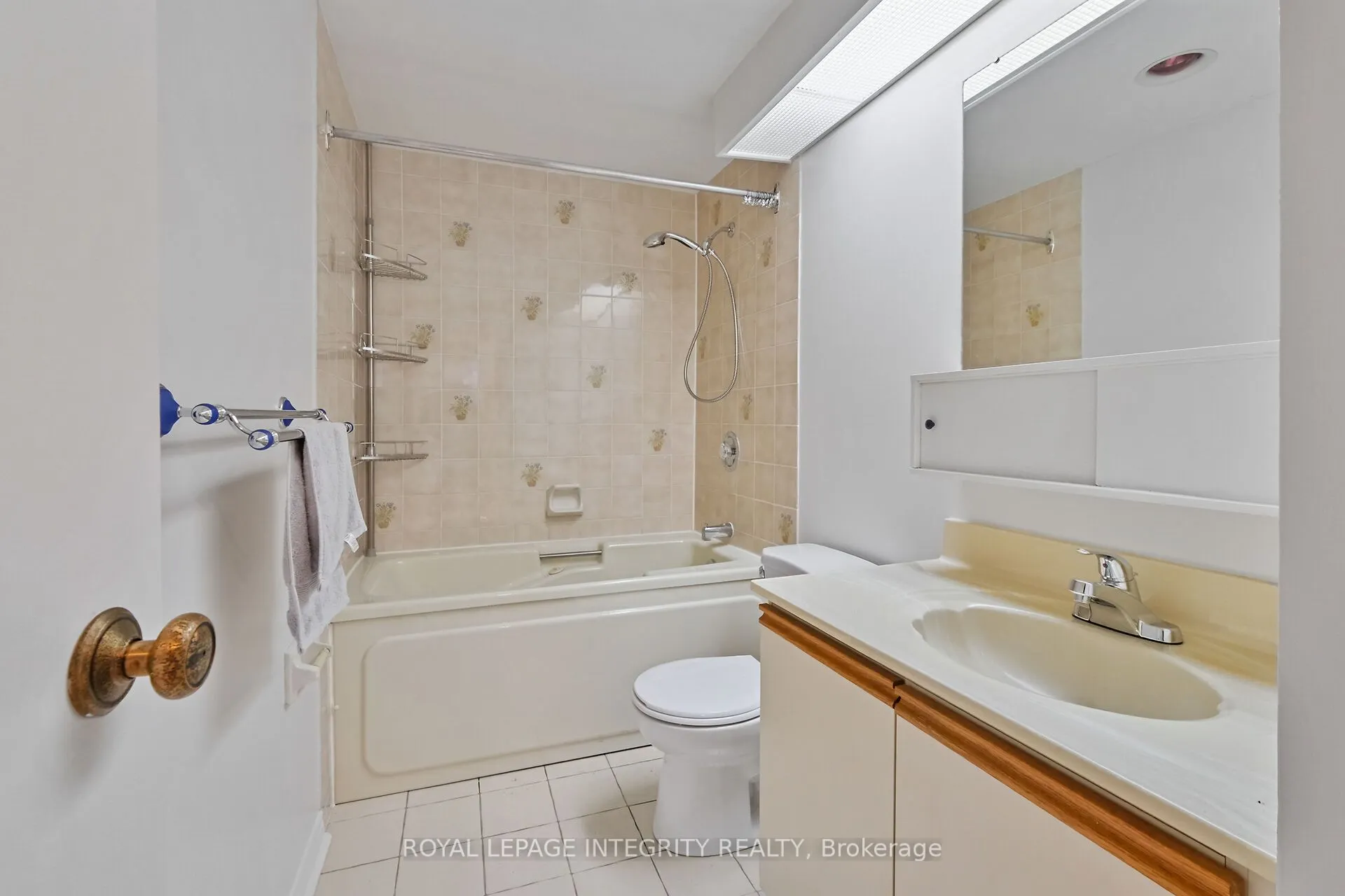 556 Laurier Avenue W, #601