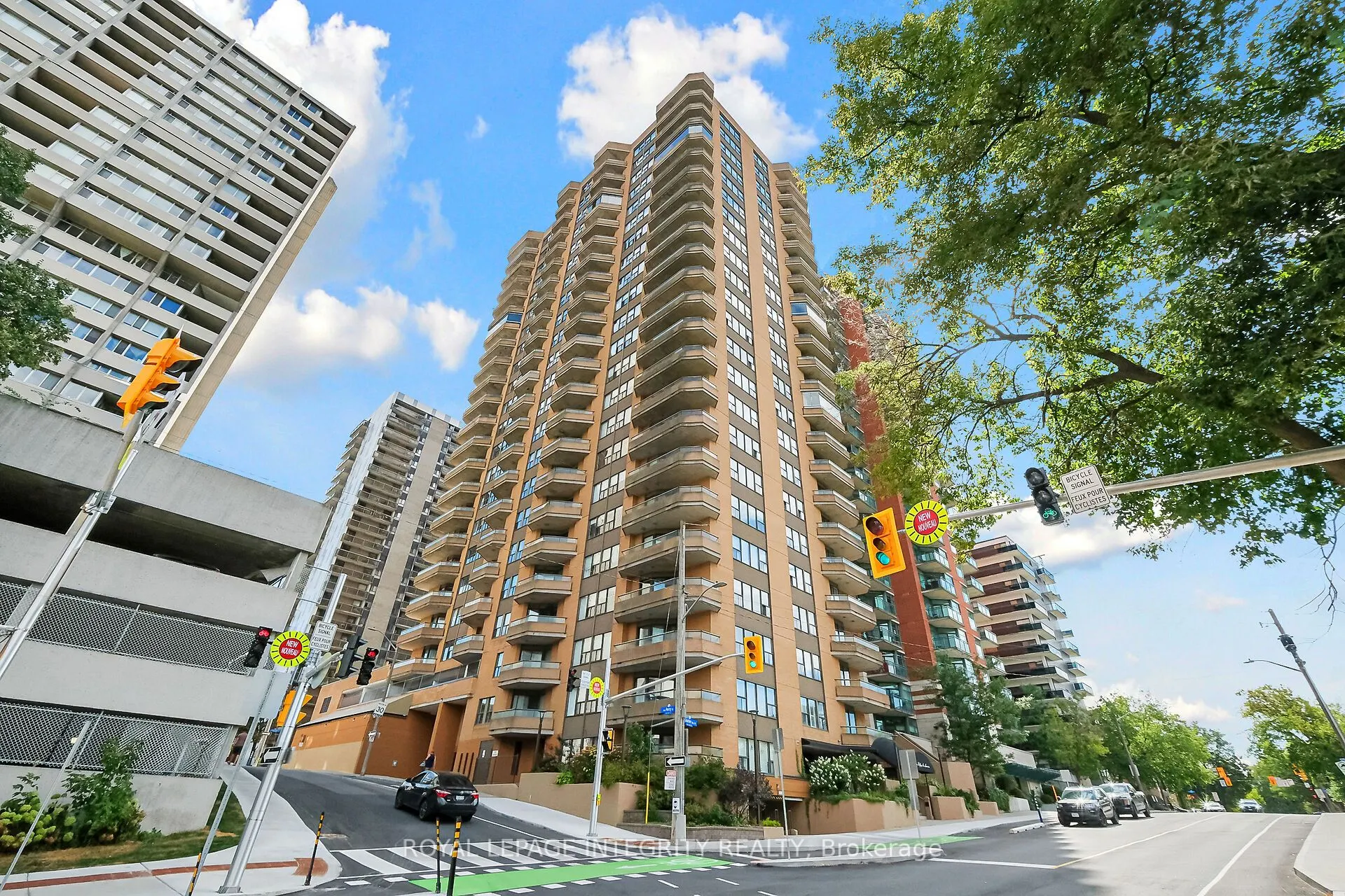 556 Laurier Avenue W, #601