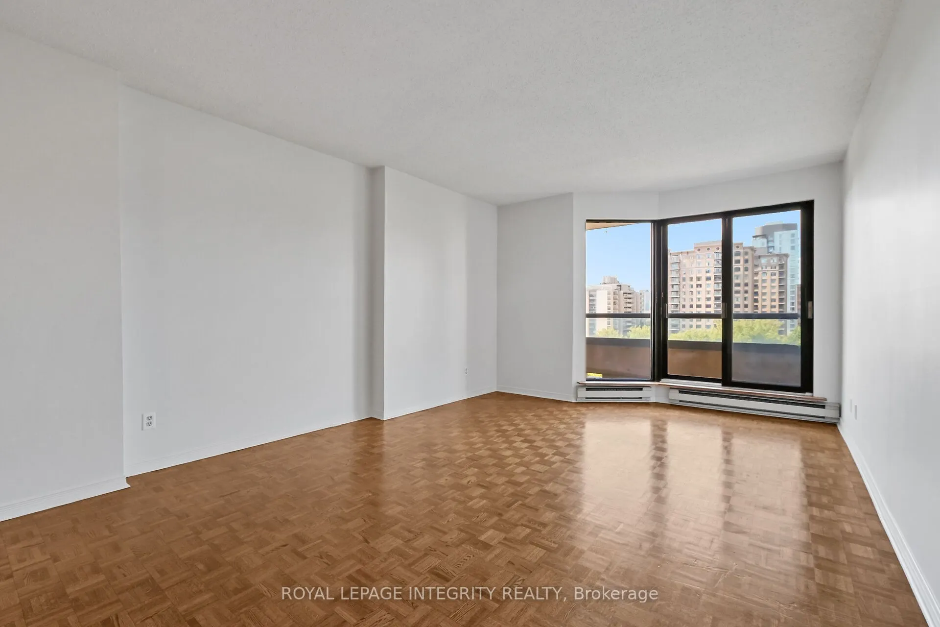 556 Laurier Avenue W, #601