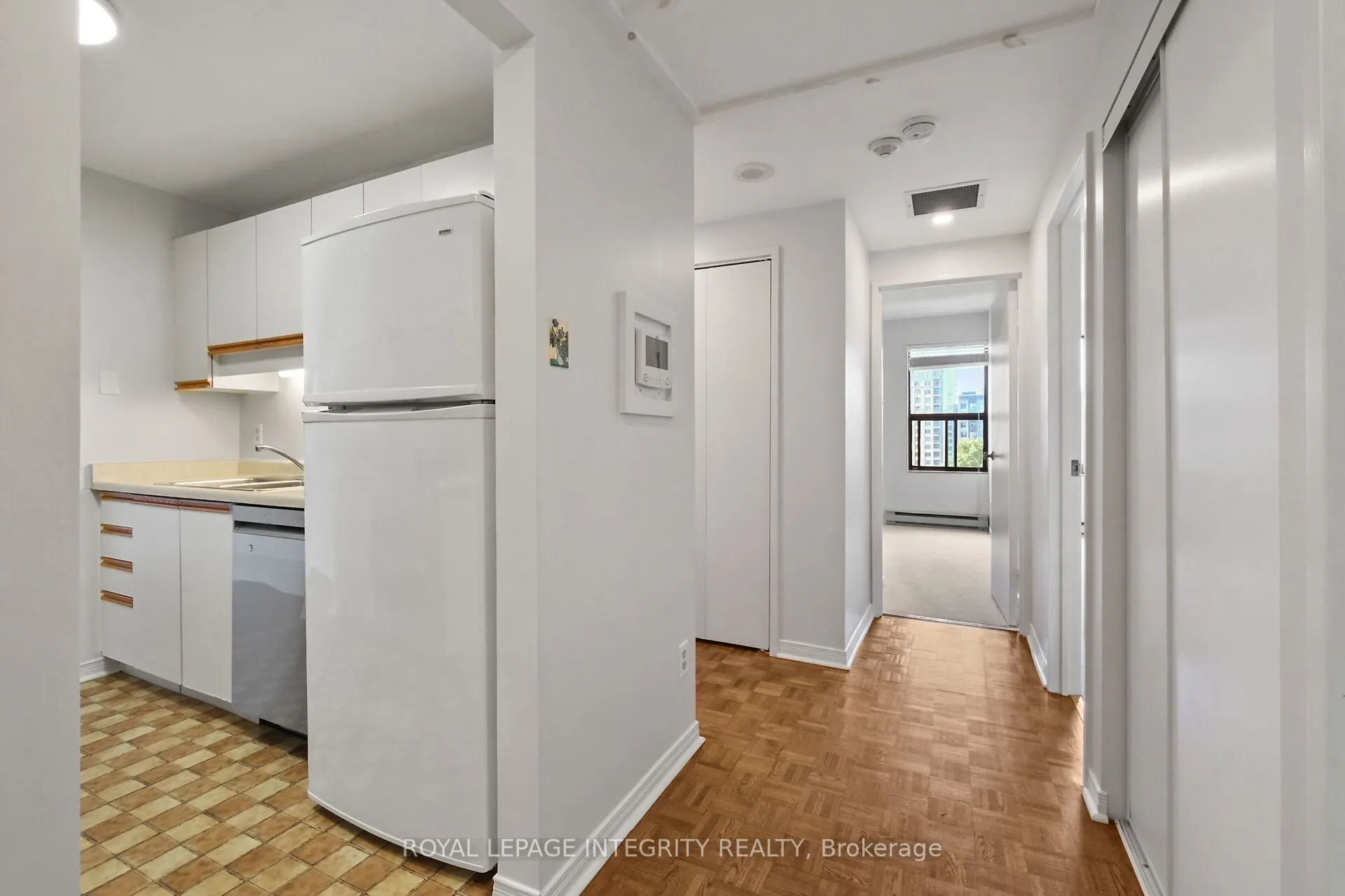 556 Laurier Avenue W, #601