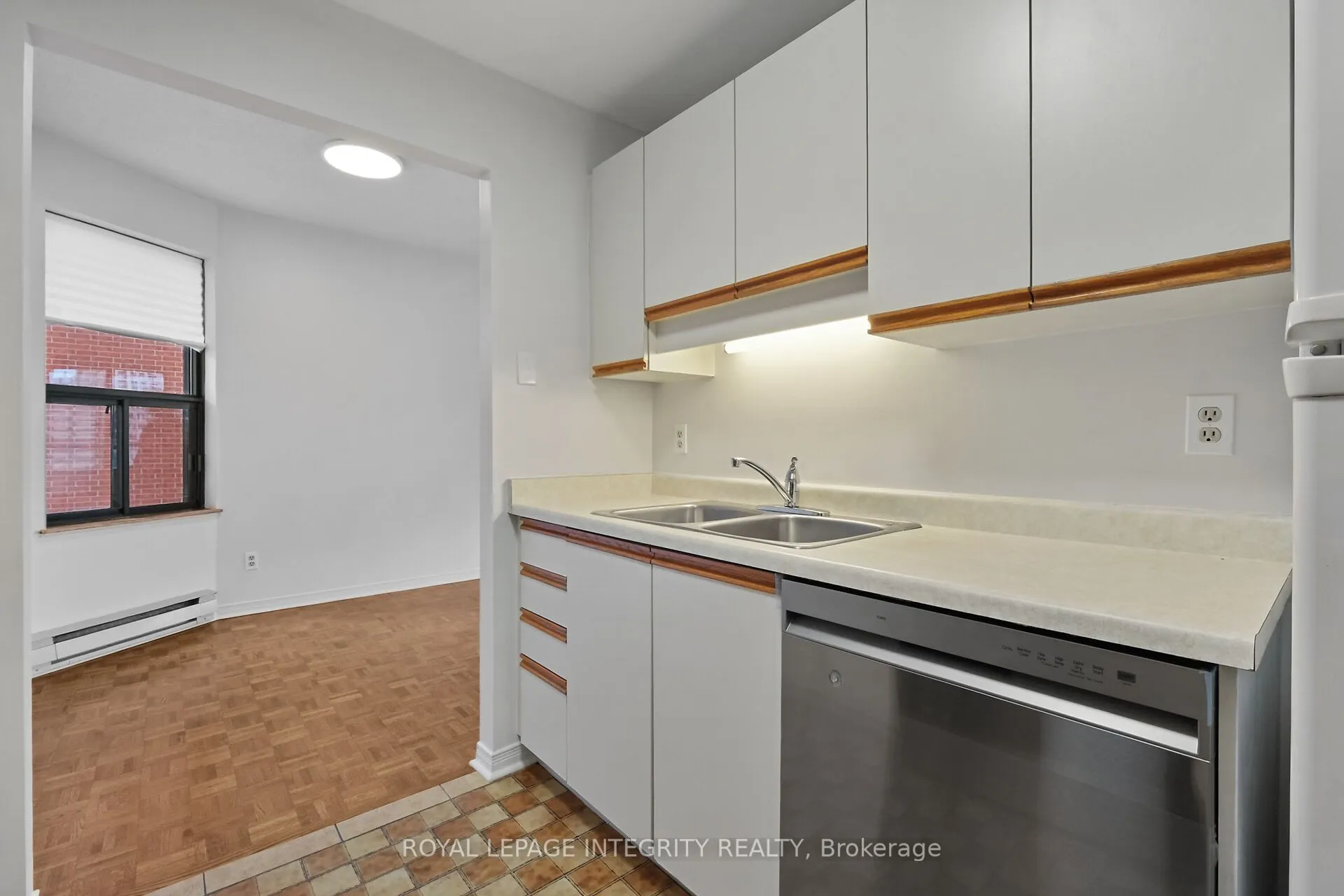 556 Laurier Avenue W, #601