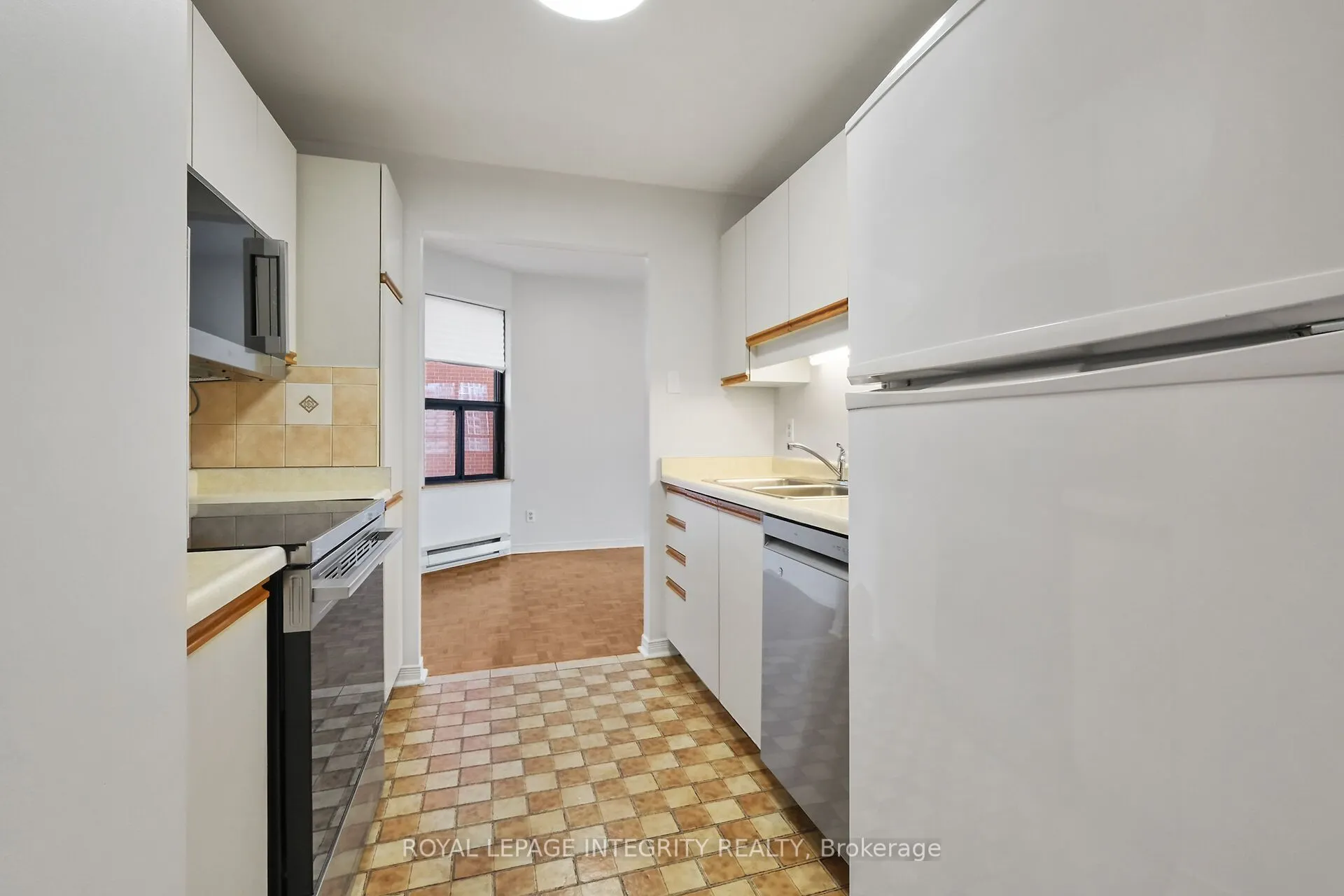 556 Laurier Avenue W, #601