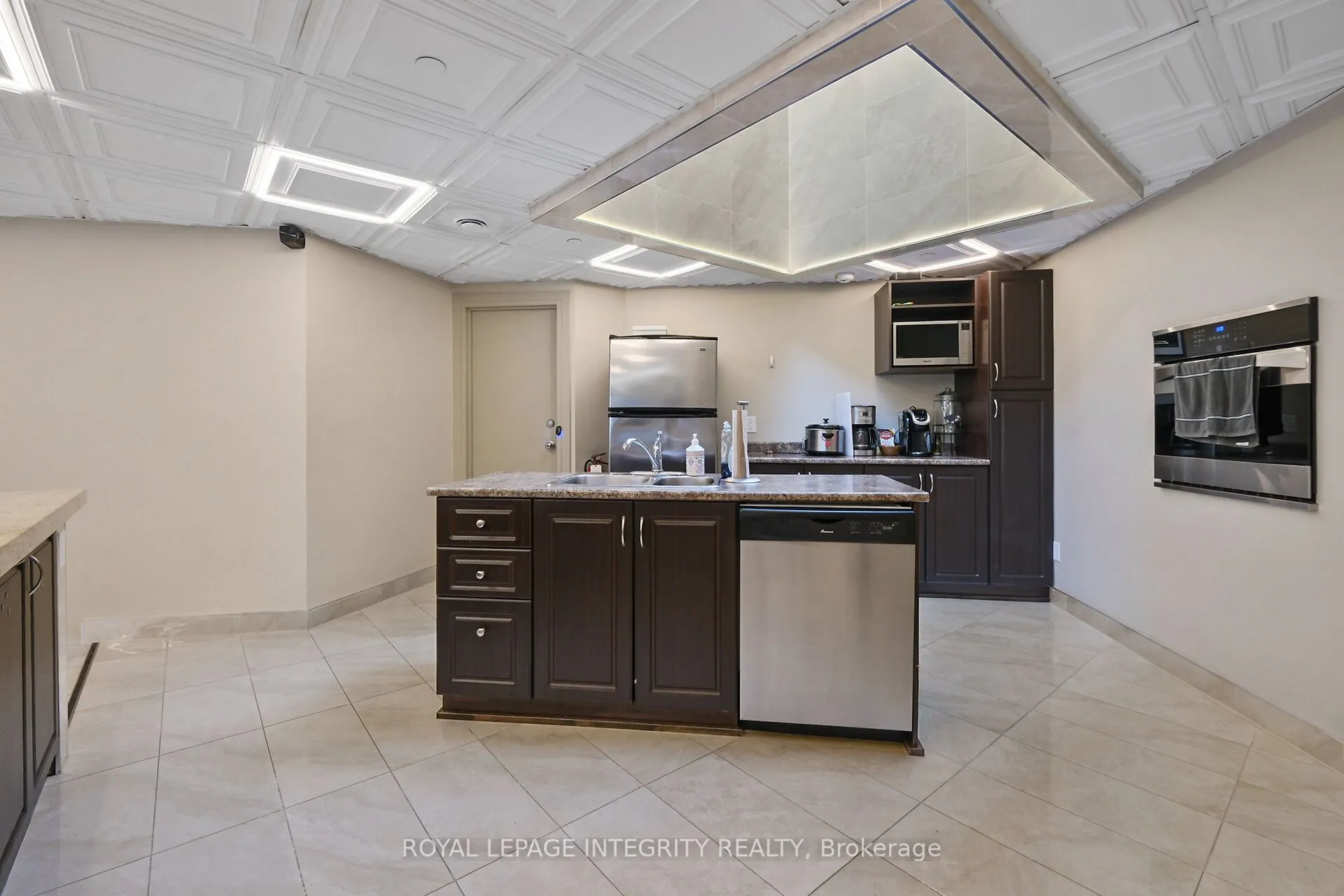 556 Laurier Avenue W, #601