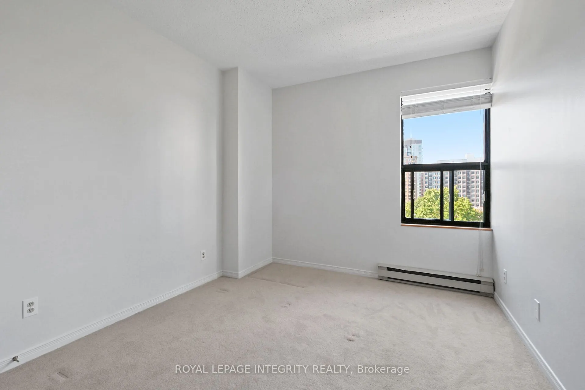 556 Laurier Avenue W, #601