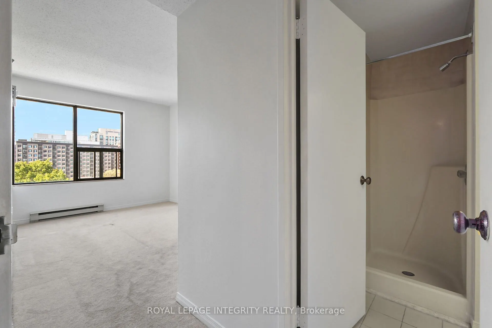 556 Laurier Avenue W, #601