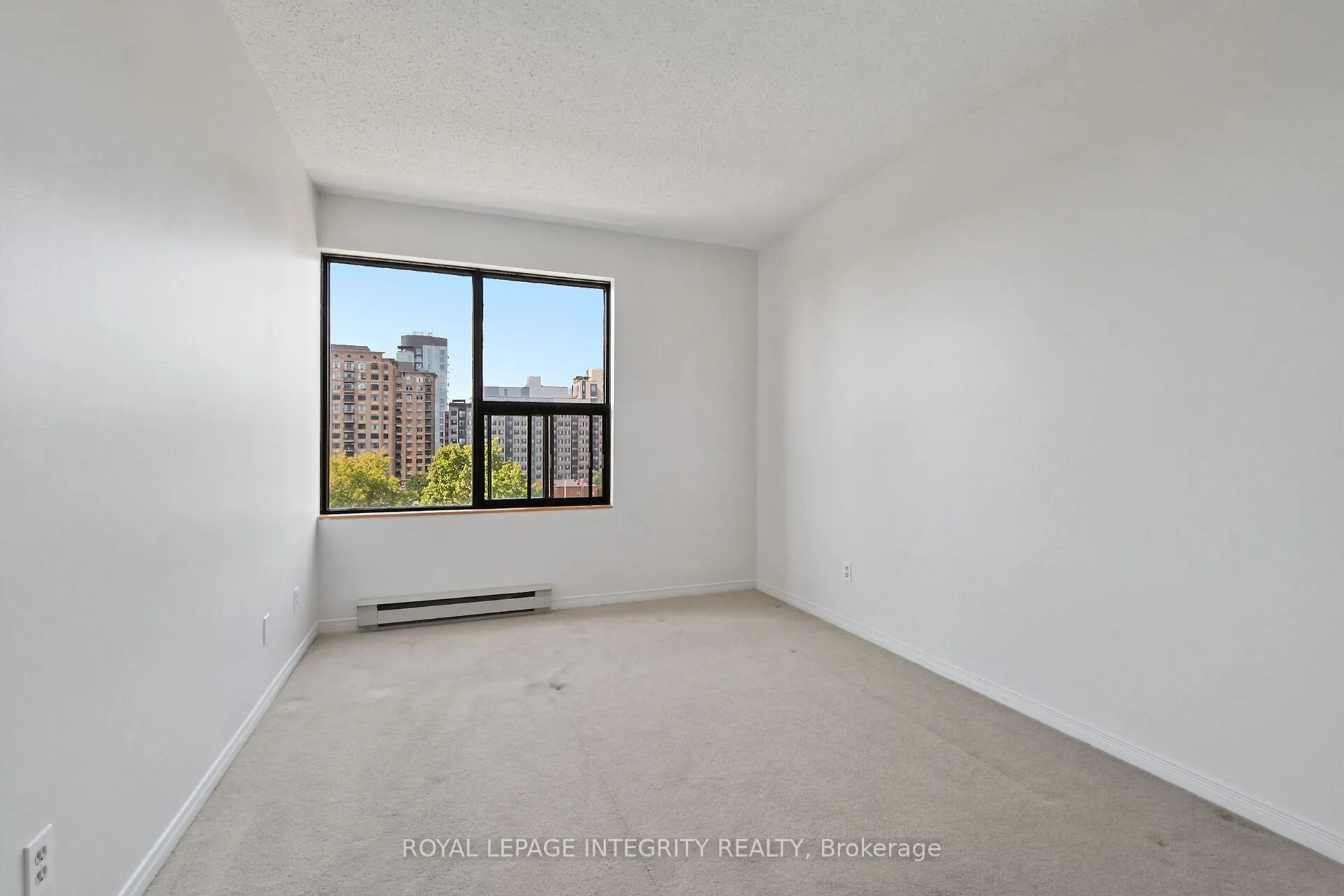 556 Laurier Avenue W, #601