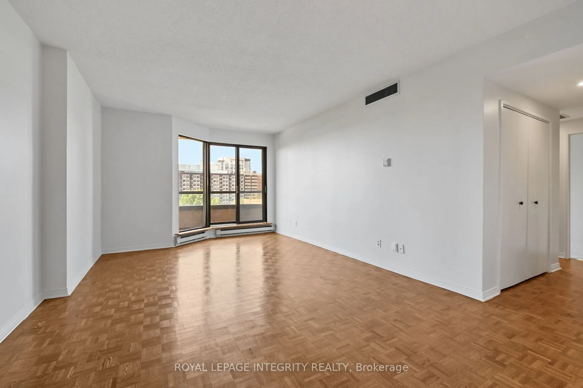 556 Laurier Avenue W, #601