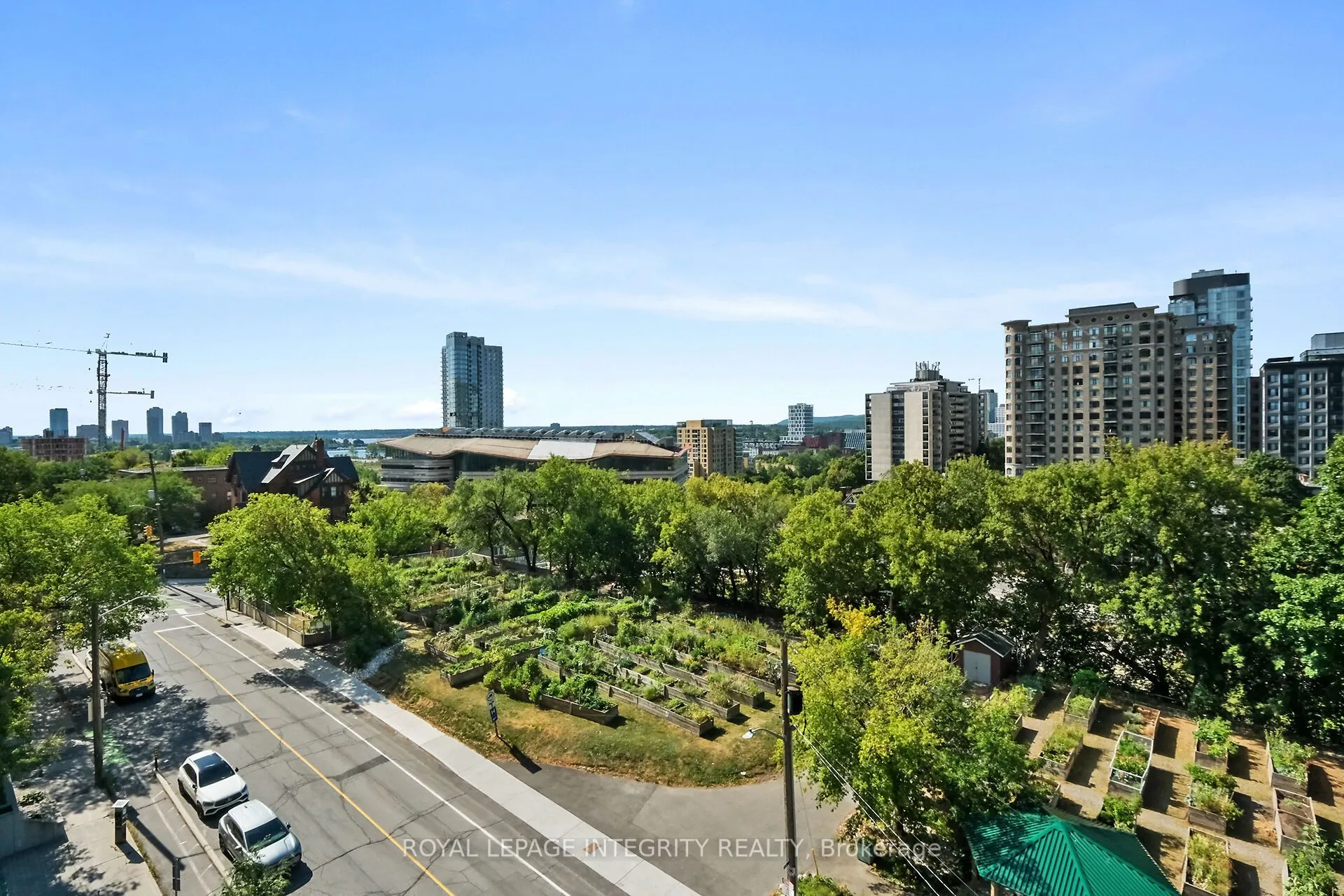 556 Laurier Avenue W, #601