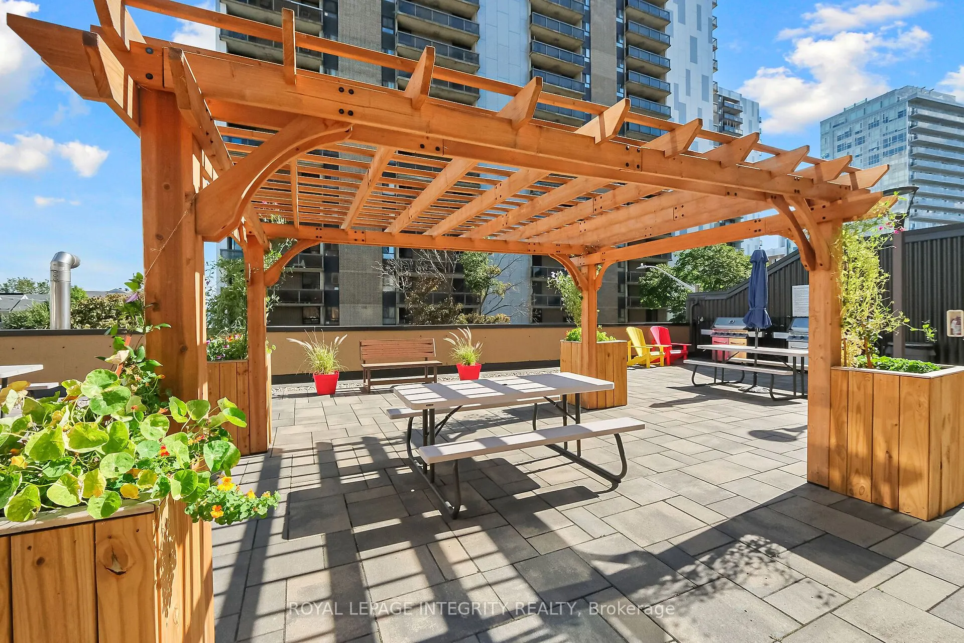 556 Laurier Avenue W, #601