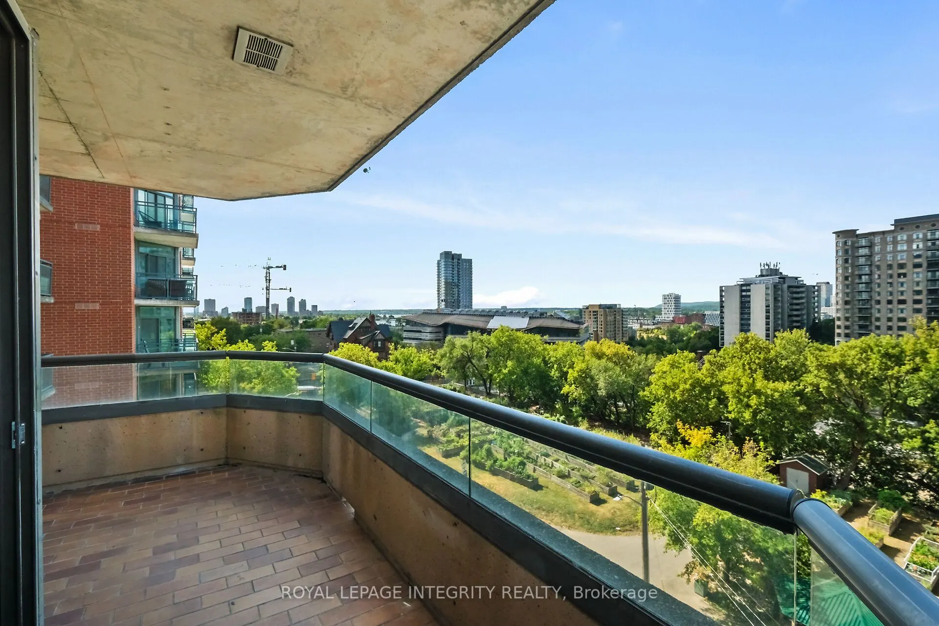 556 Laurier Avenue W, #601