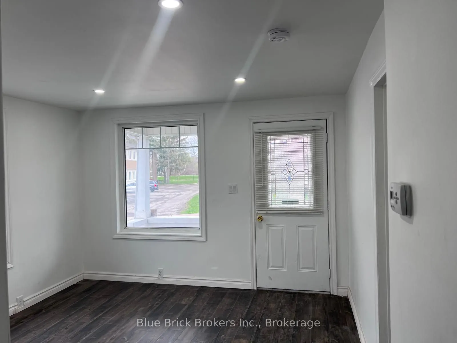 5171 Mcglashan Crescent, #Upper Level